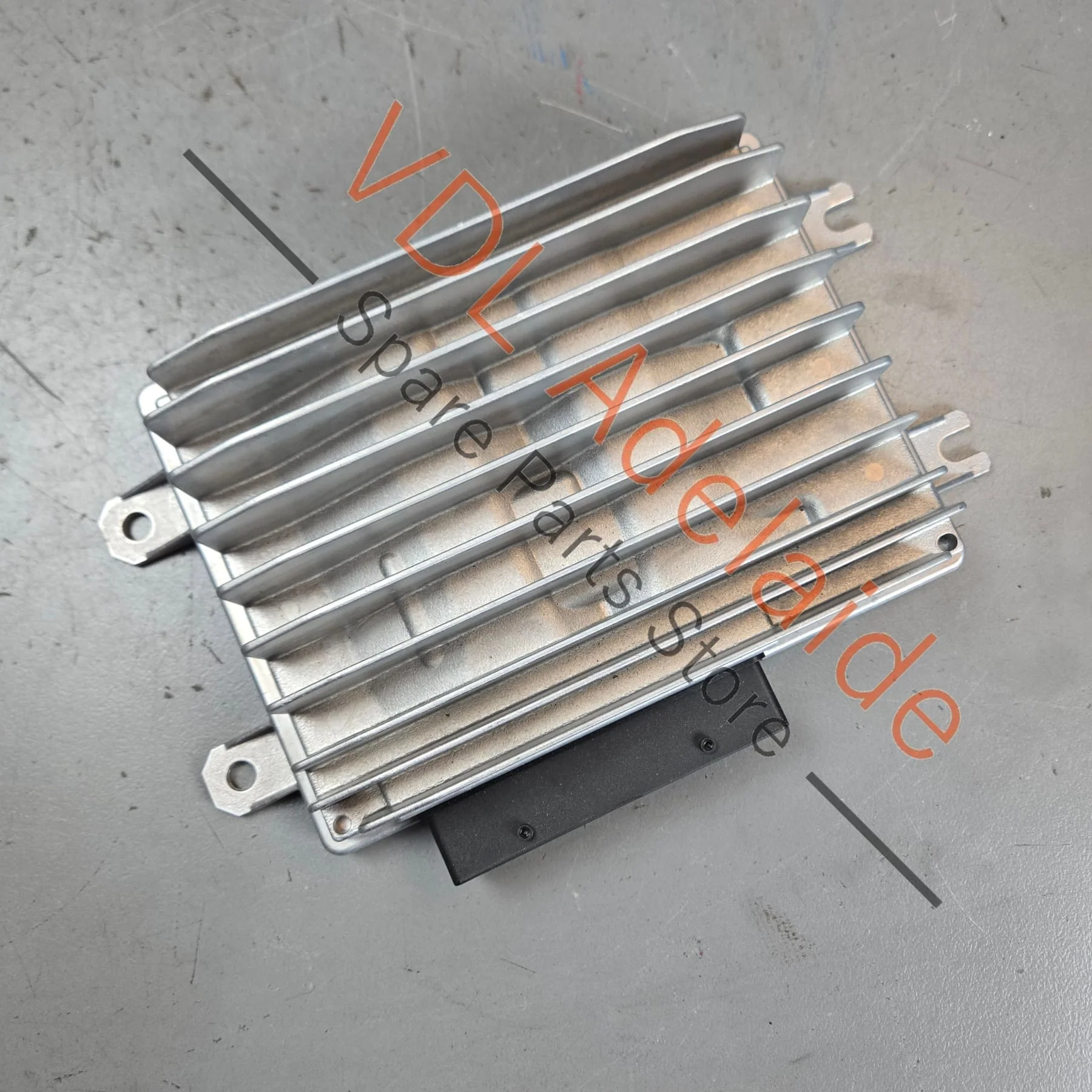 Audi Amplifier 8Y0035465A MIB3 Booster Premium