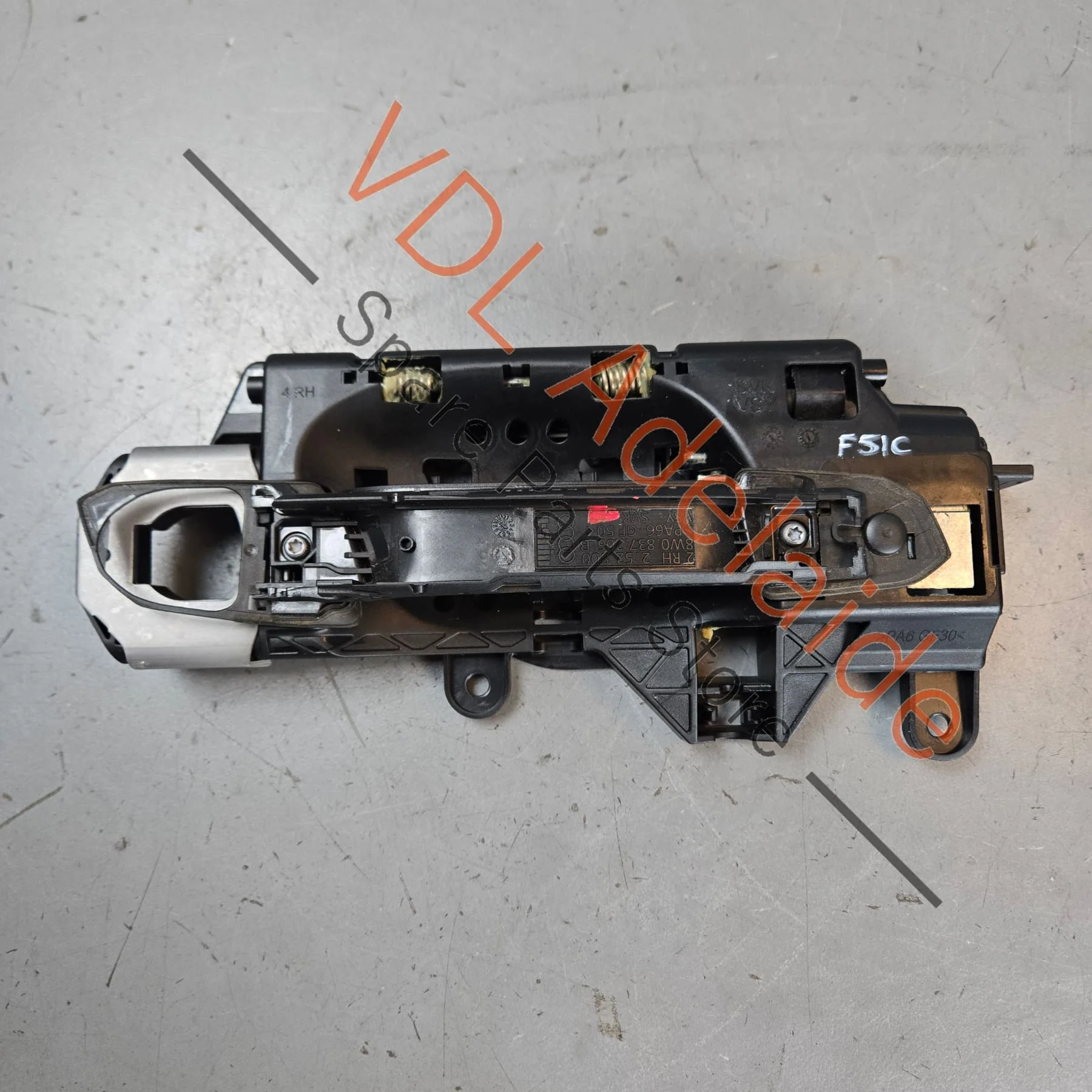 Audi A4 A5 A7 Door Handle Mounting Bar Assembly Right Driver 8W0837812A 8W0837206B