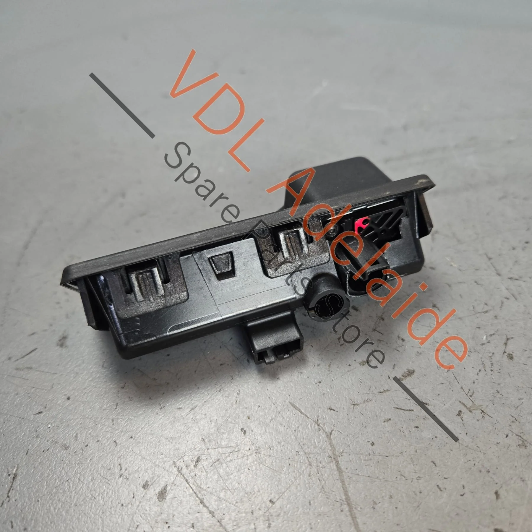 Audi Q3 A5 Boot Trunk Open Button with Camera 8W8827566A - Image 2