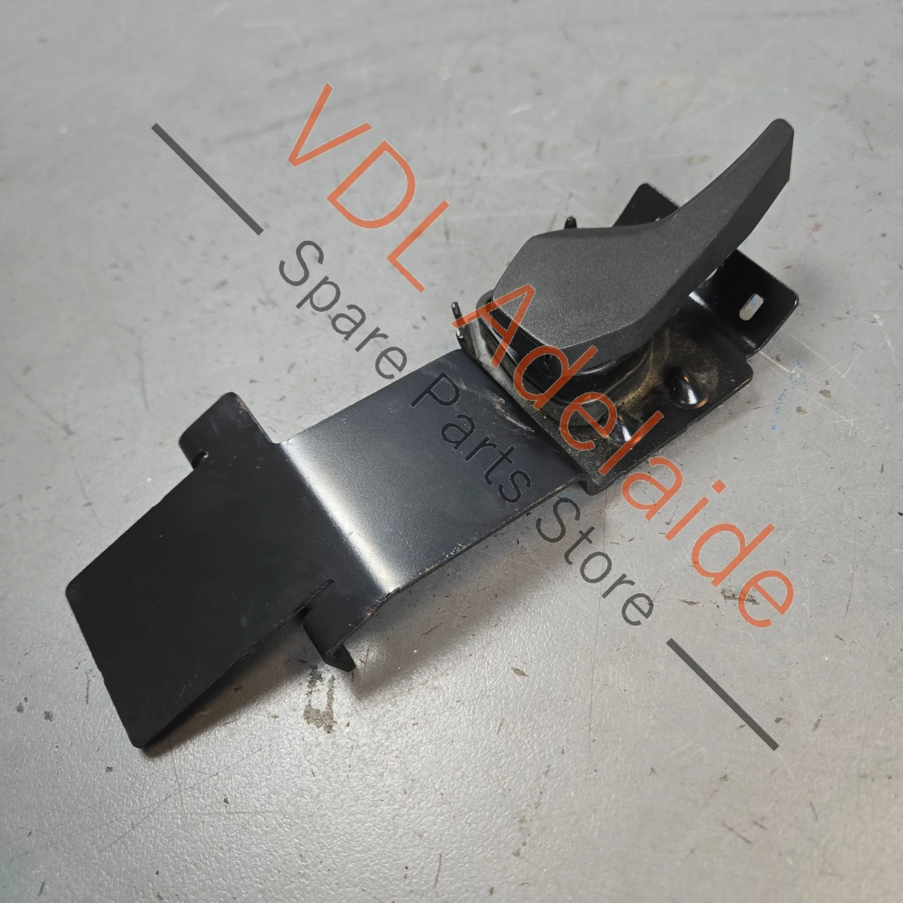 Audi A5 S5 RS5 Bonnet Release Handle with bracket 8W0823661D - Image 2