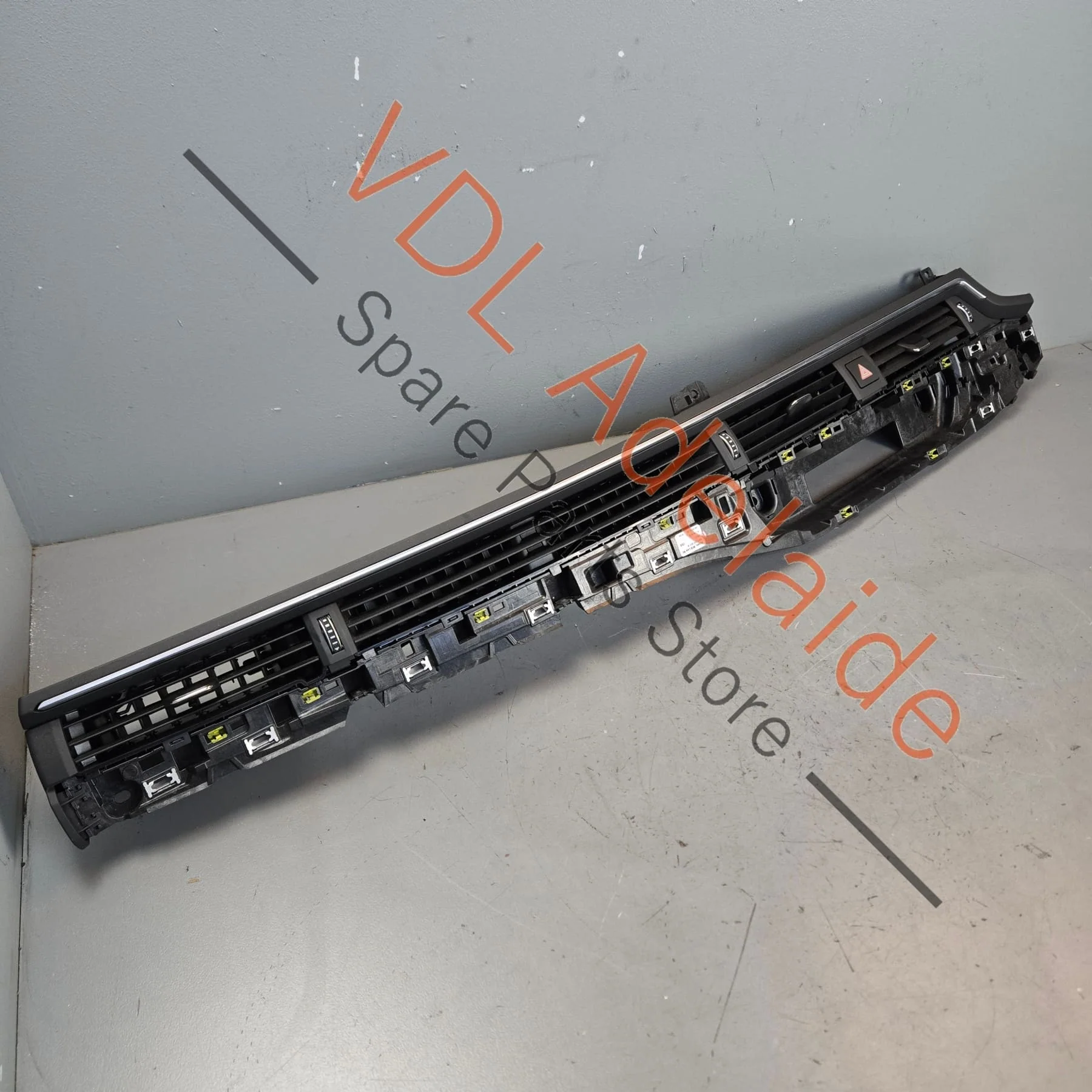 Audi A4 A5 B9 Centre Dashboard Air Vent for RHD 8W2820901B - Image 9