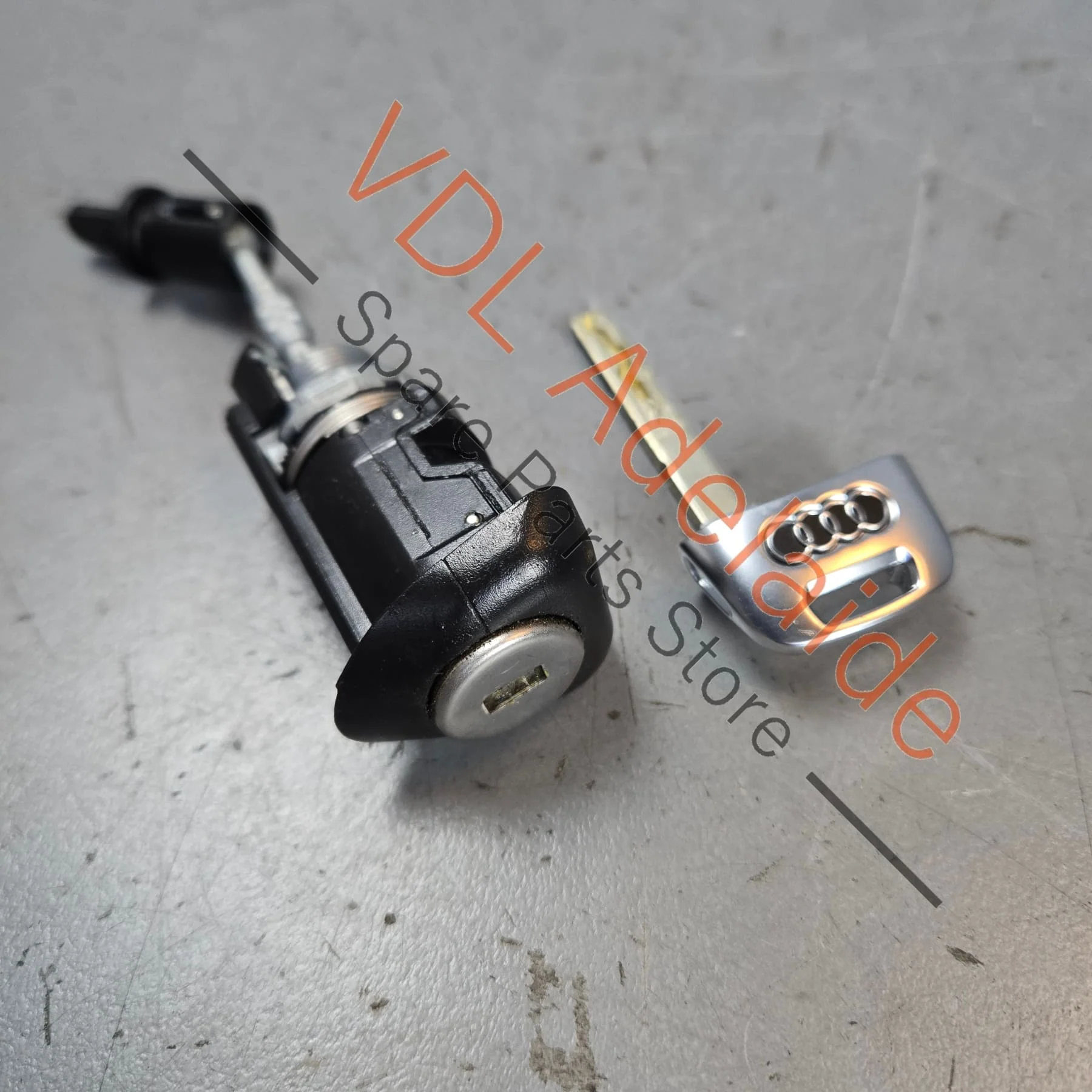 Audi Q5 A4 A5 Right Front Drivers Door Lock with Blade Key 107837168EG