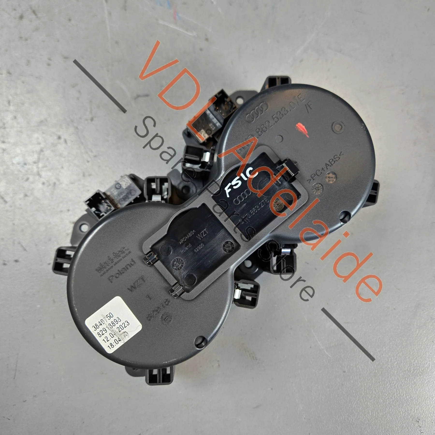 Audi A4 A5 Q5 Centre Console Drinks Holder 8W0862533F - Image 4