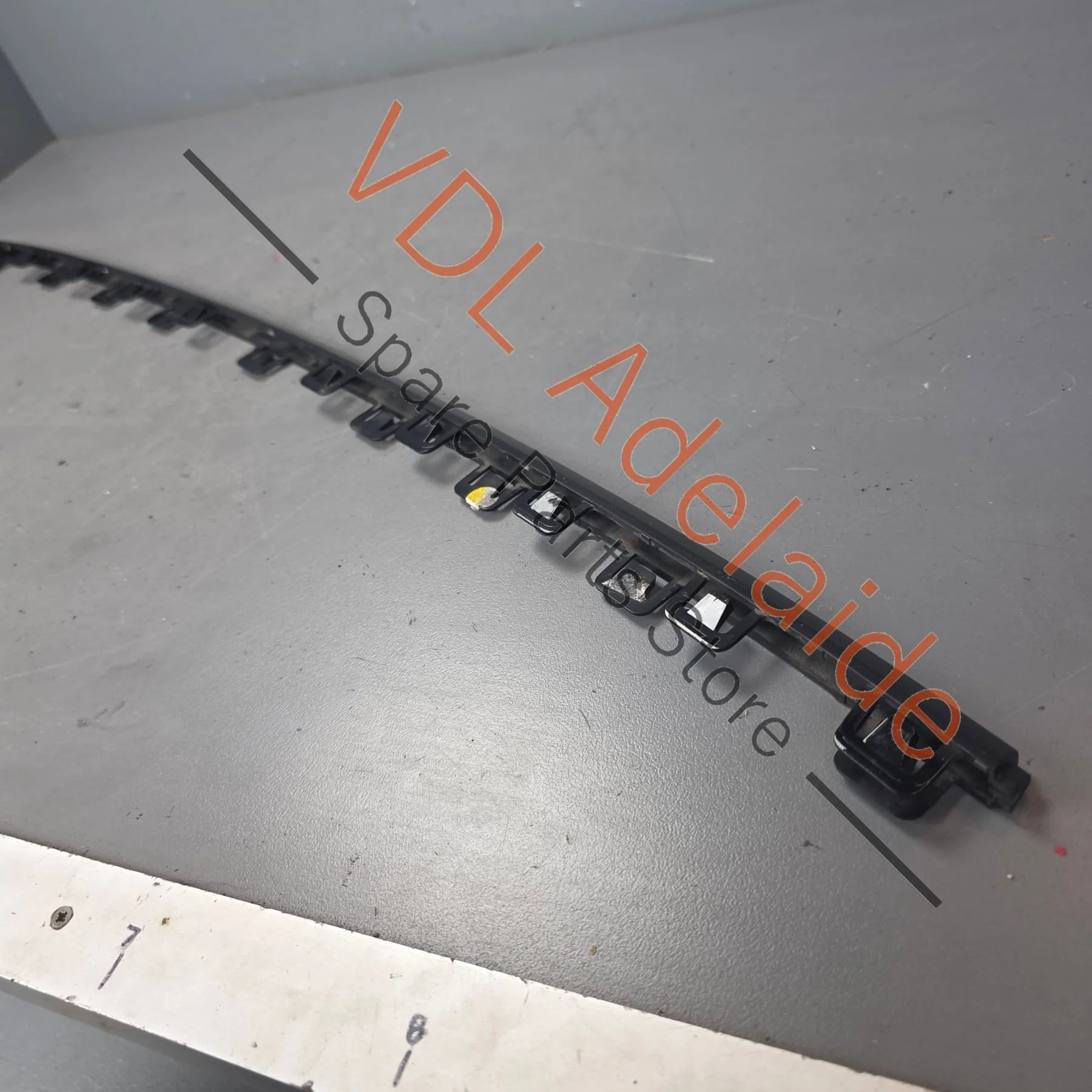 Audi RS5 Rear Bumper Gloss Black Trim Centre Middle 8W6807791 T94 - Image 2