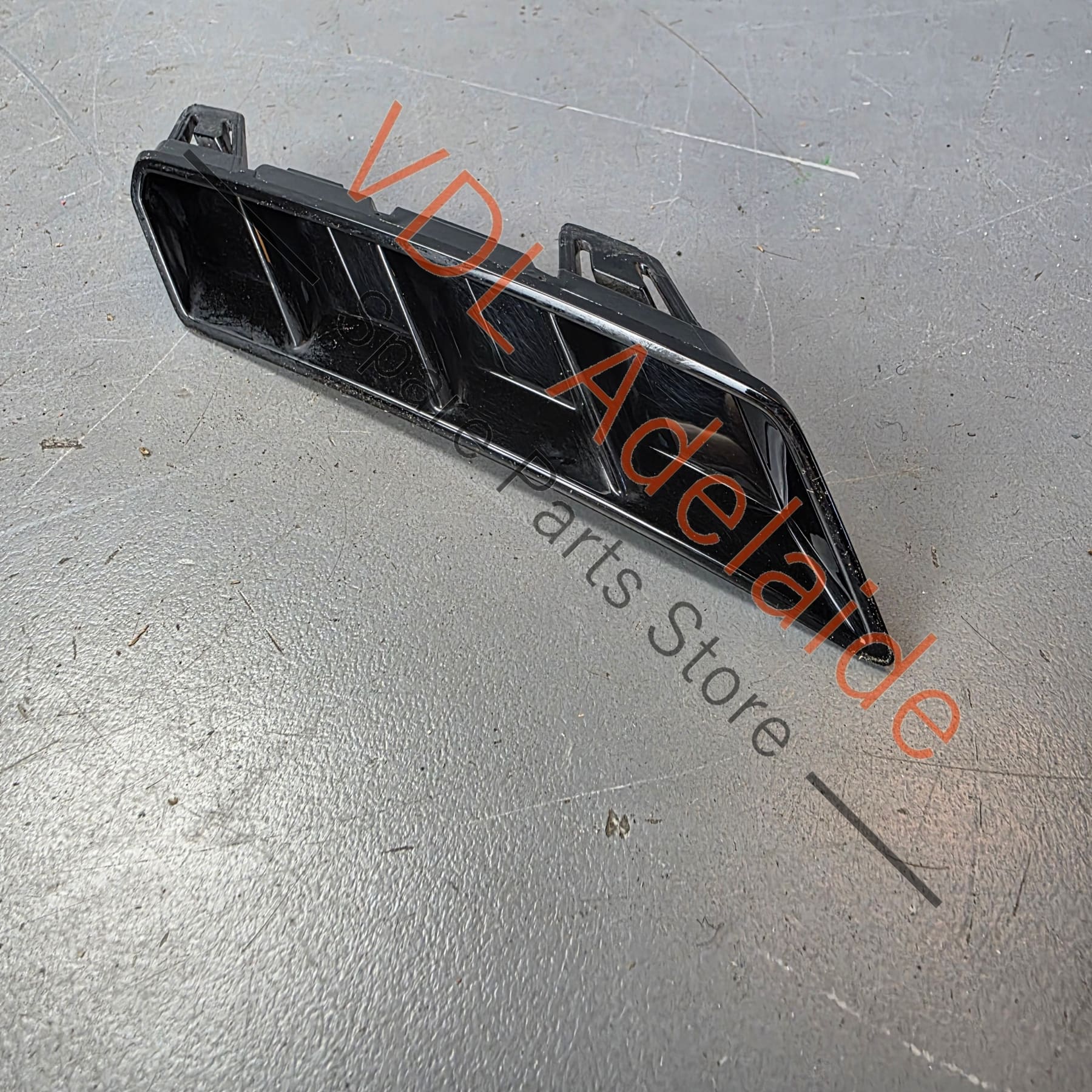 Audi RS5 Rear Bumper Gloss Black Trim Left Corner 8W6807823B 9B9
