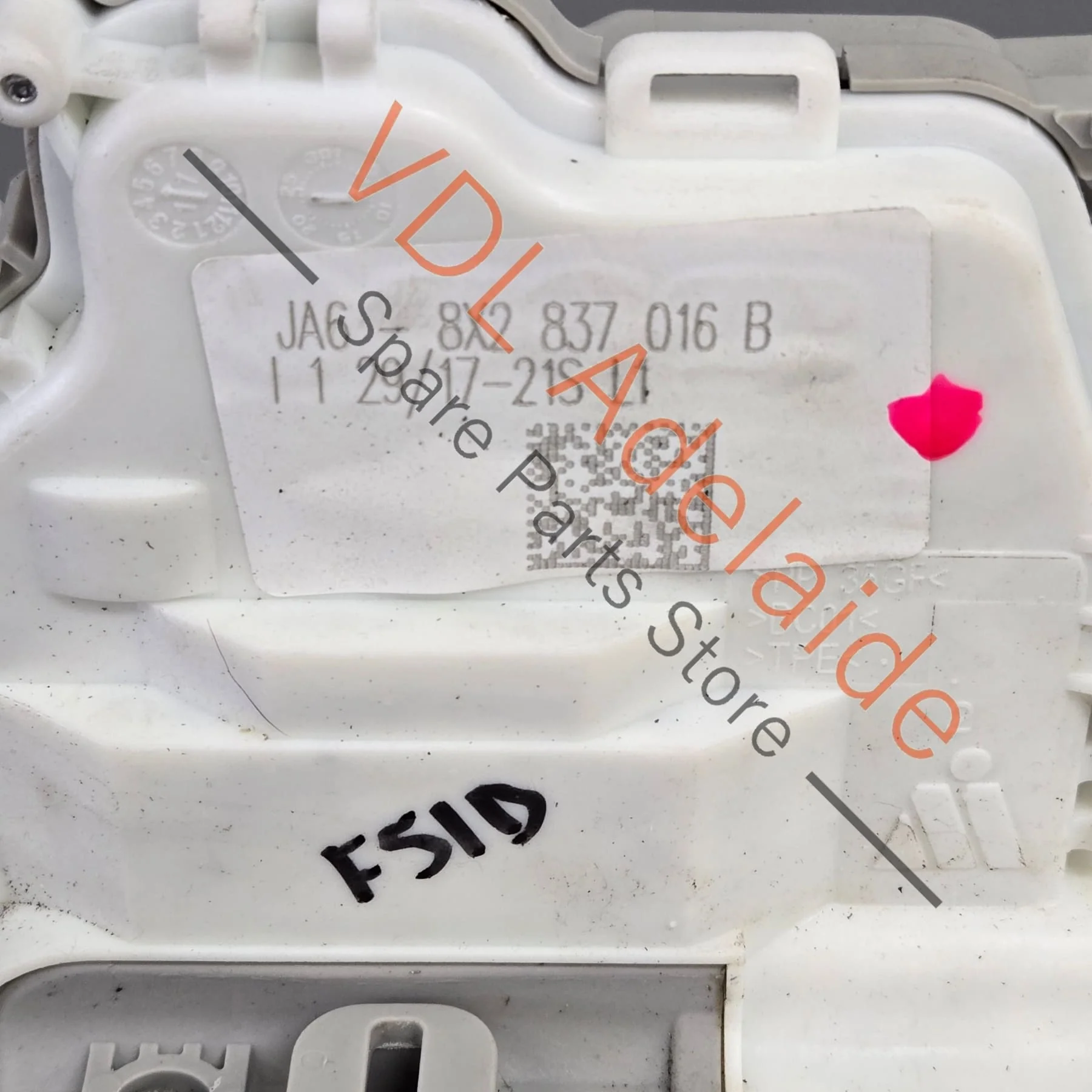 Audi VW Door Lock Right 8X2837016B - Image 2