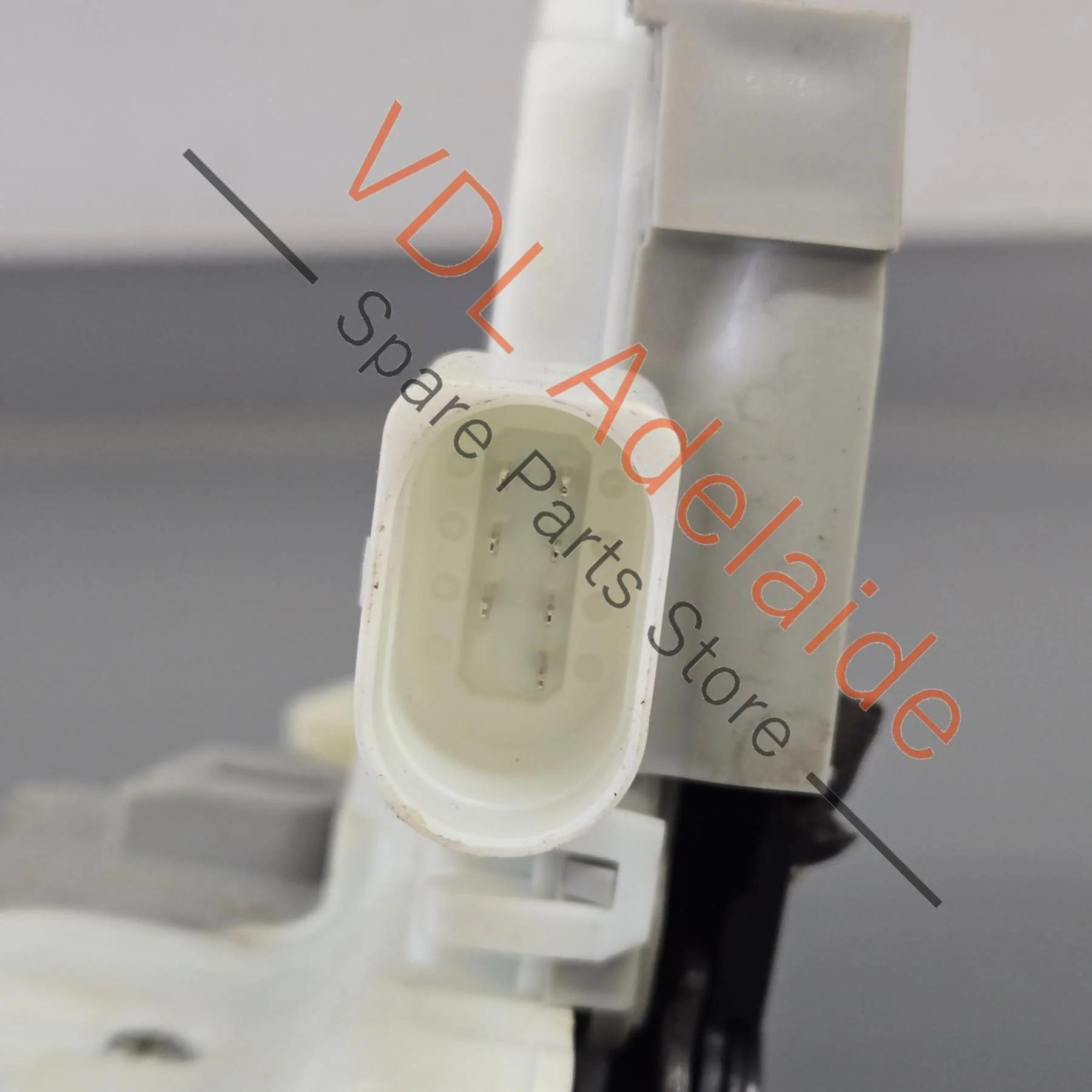 Audi VW Door Lock Right 8X2837016B - Image 5