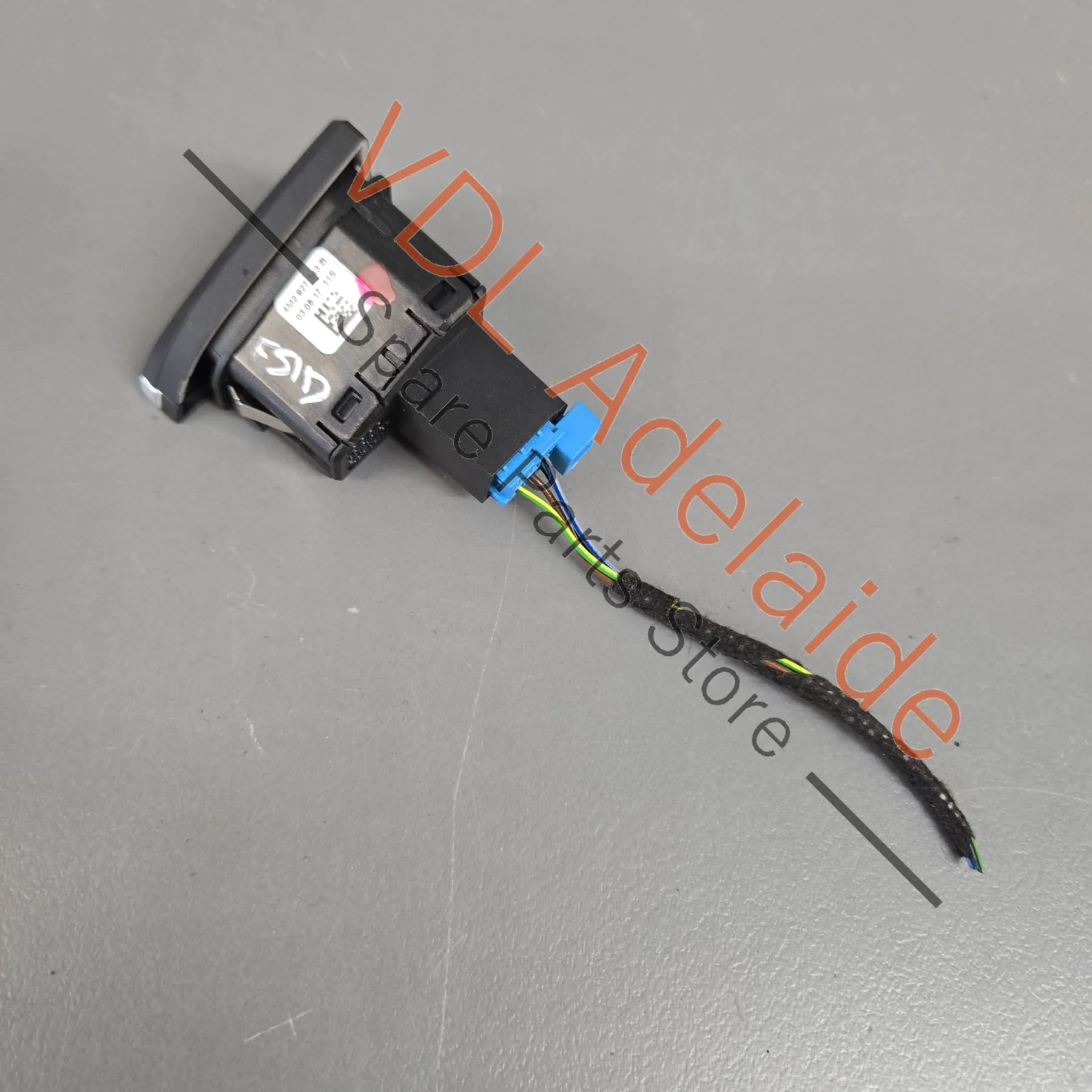 Audi Button for Hill Descent Control 4M2927143B 8W2927143A - Image 2