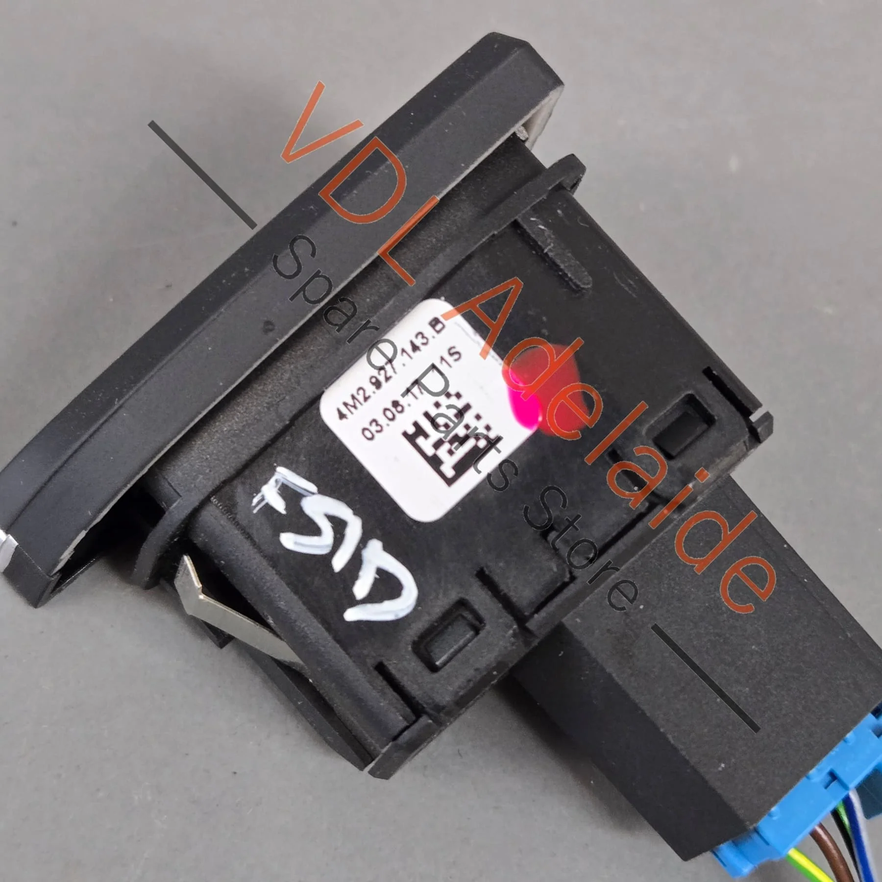 Audi Button for Hill Descent Control 4M2927143B 8W2927143A - Image 3