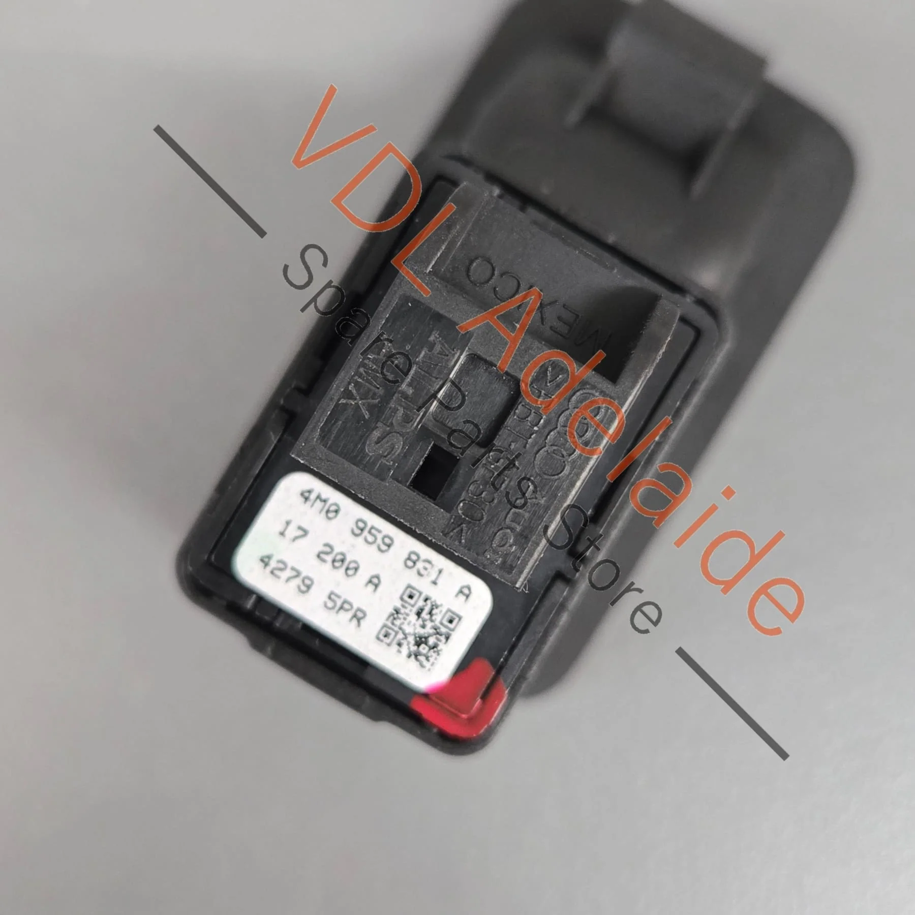 Audi A4 S4 B9 Rear Door Hatch Boot Trunk Open Close Switch 4M0959831A 8W2959830 - Image 4