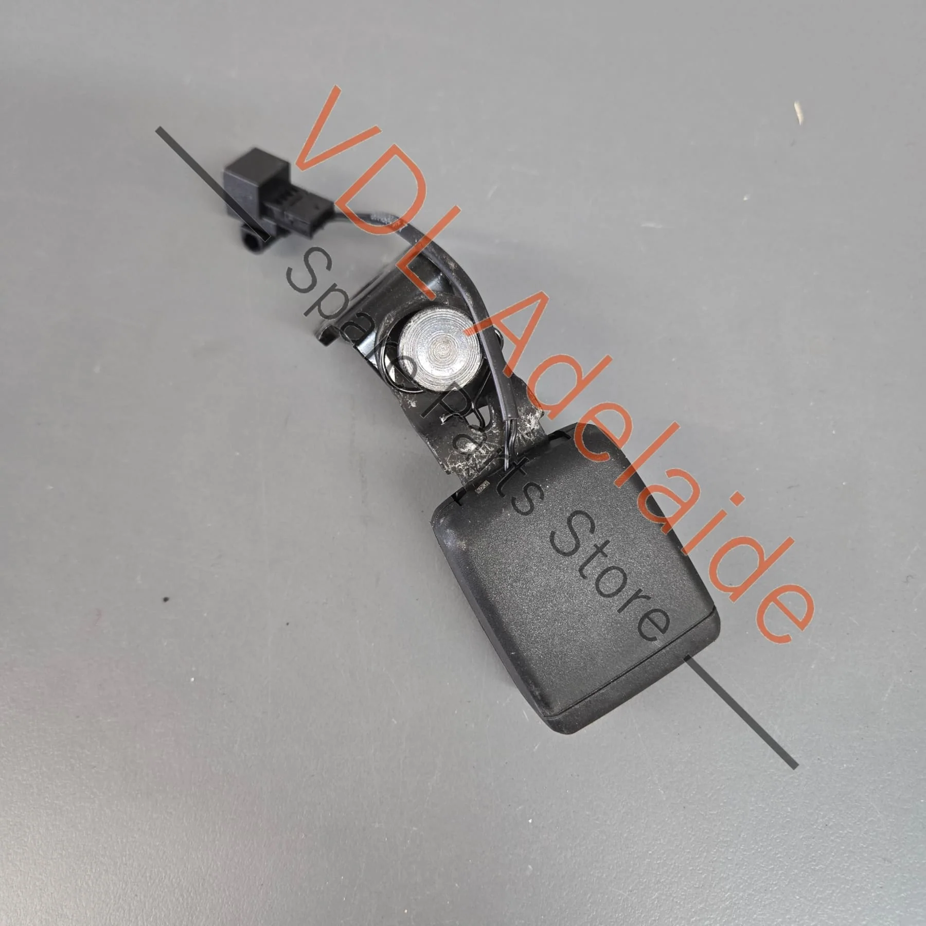 Audi A5 S5 RS5 Rear Seatbelt Seat Belt Latch Catch Clip 8W0857740D - Image 2