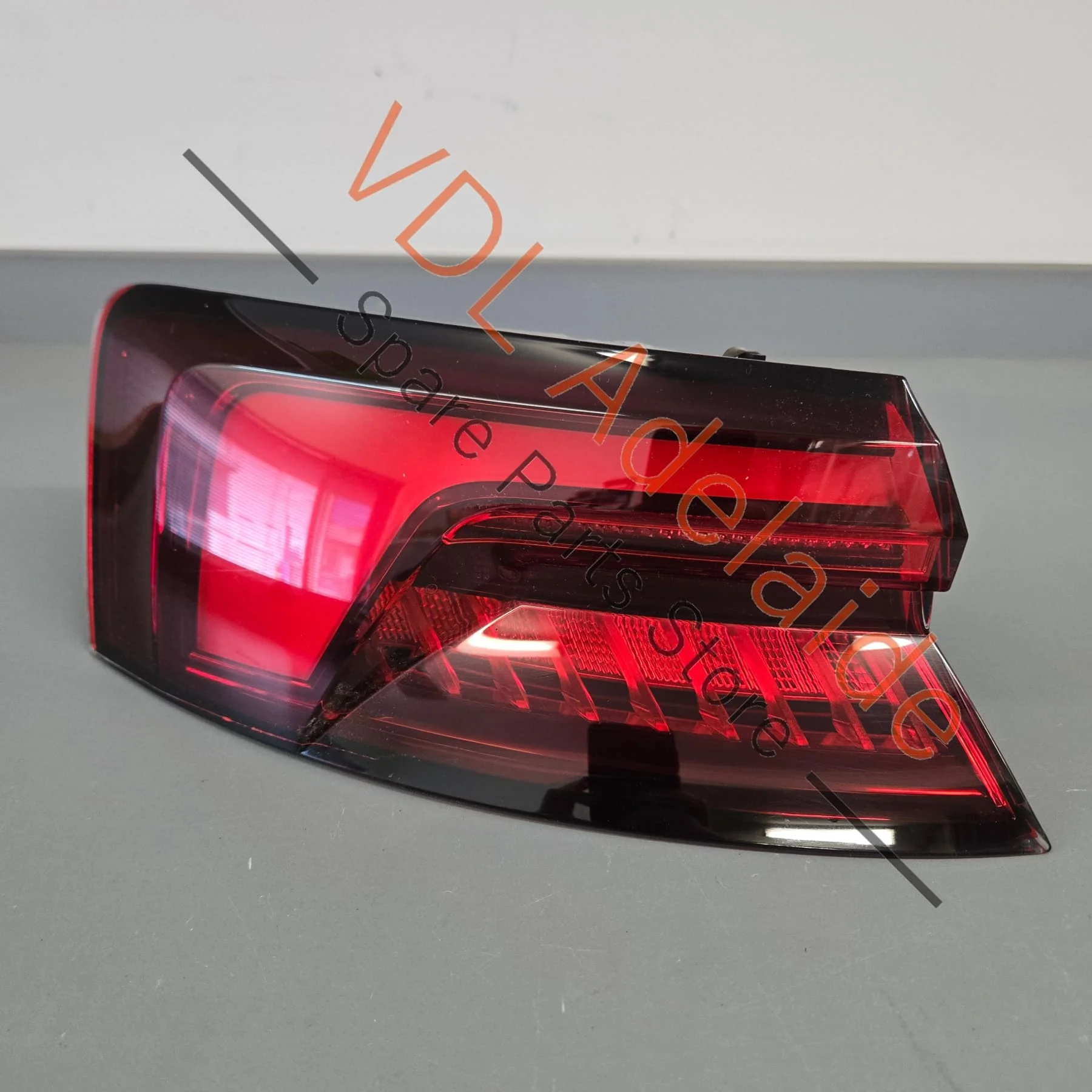 Audi RS5 Rear Left Outer Tail Lamp Light LED 8W6945091J 8W6945091P