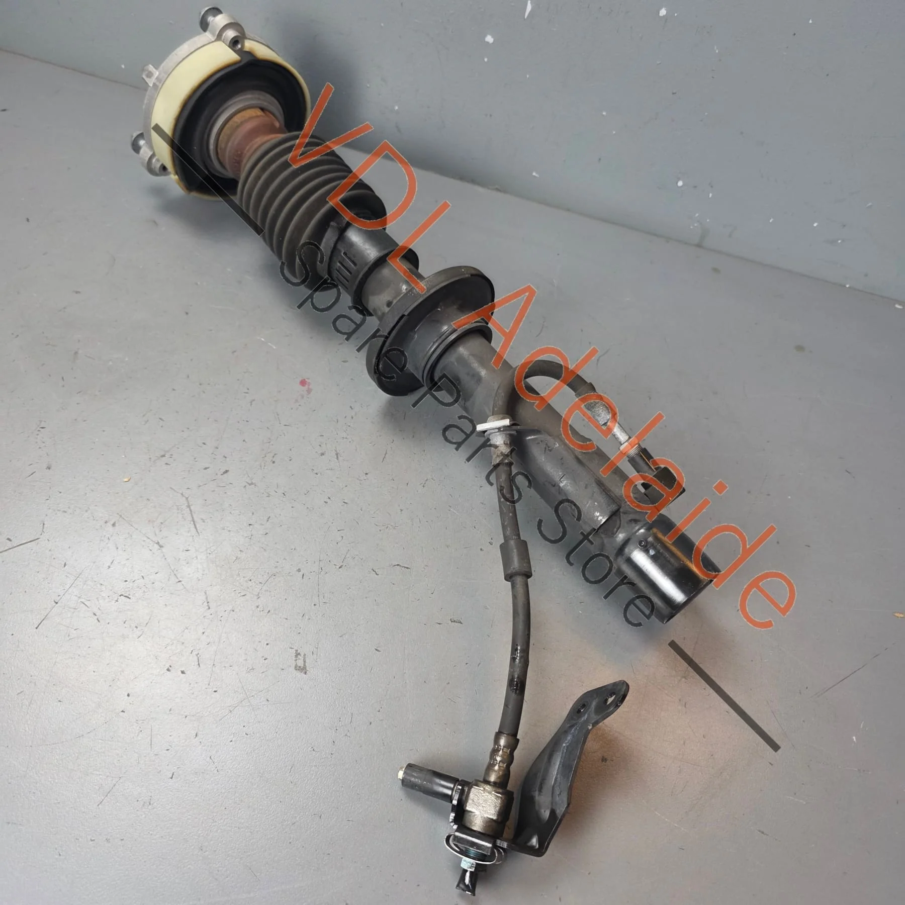 Audi RS4 RS5 KYB Front Left Shock Absorber 8W0412023 8W0412019
