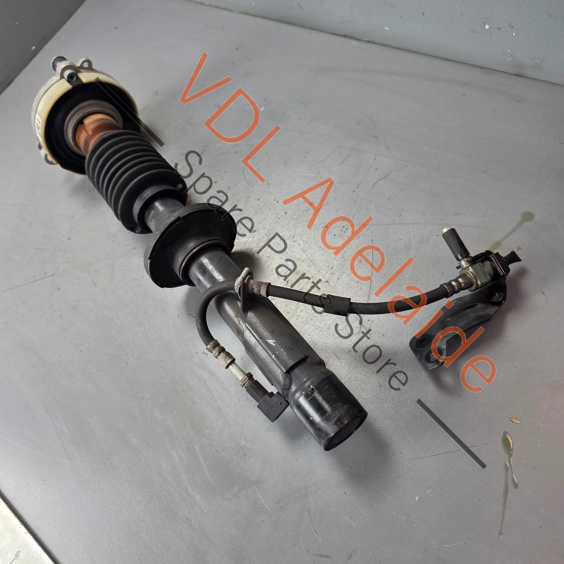 Audi RS4 RS5 KYB Front Right Shock Absorber 8W0412024 8W0412020 - Image 3