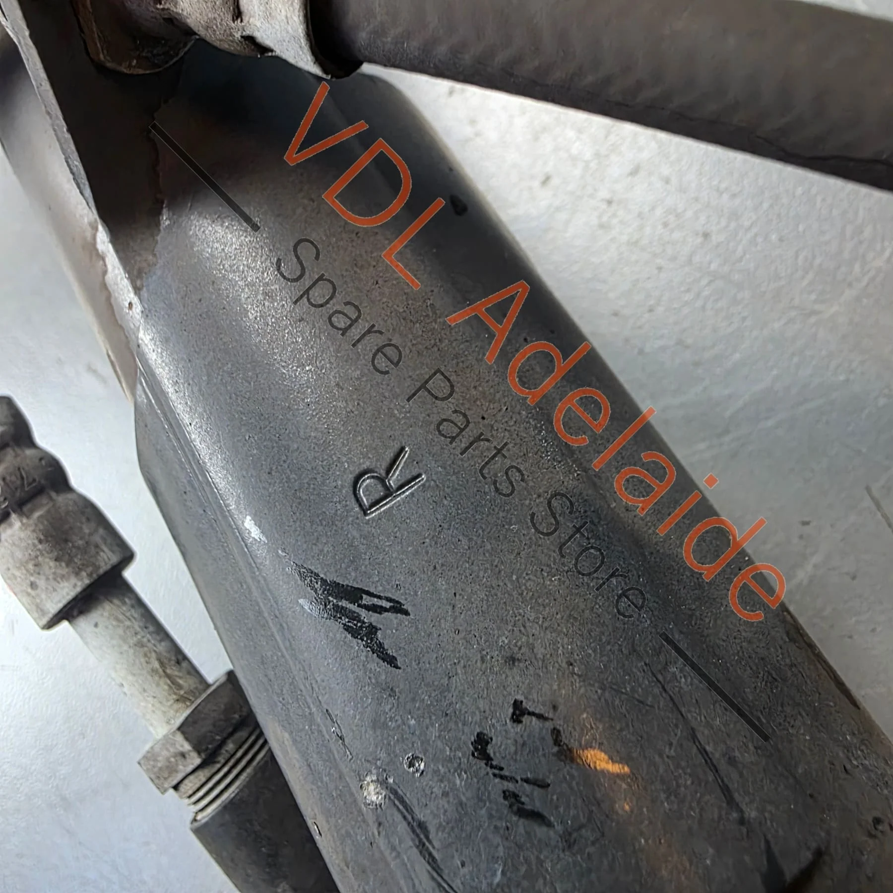 Audi RS4 RS5 KYB Front Right Shock Absorber 8W0412024 8W0412020 - Image 4