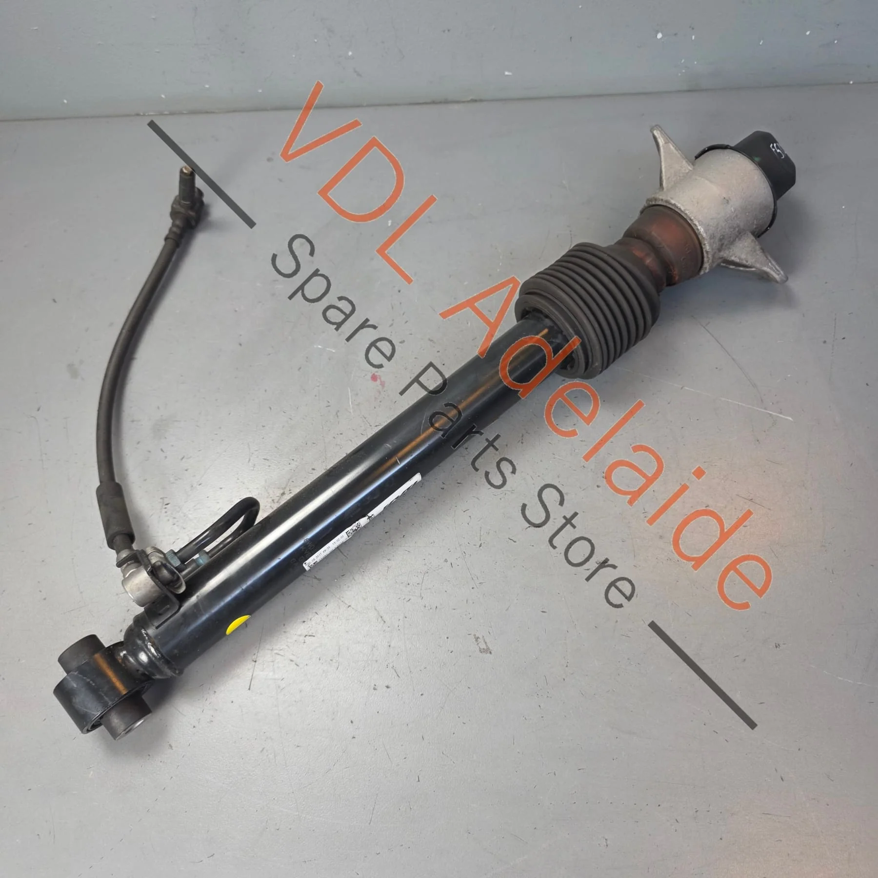 Audi RS5 B9 Rear Right Shock Absorber 8W0512020 8W0513022
