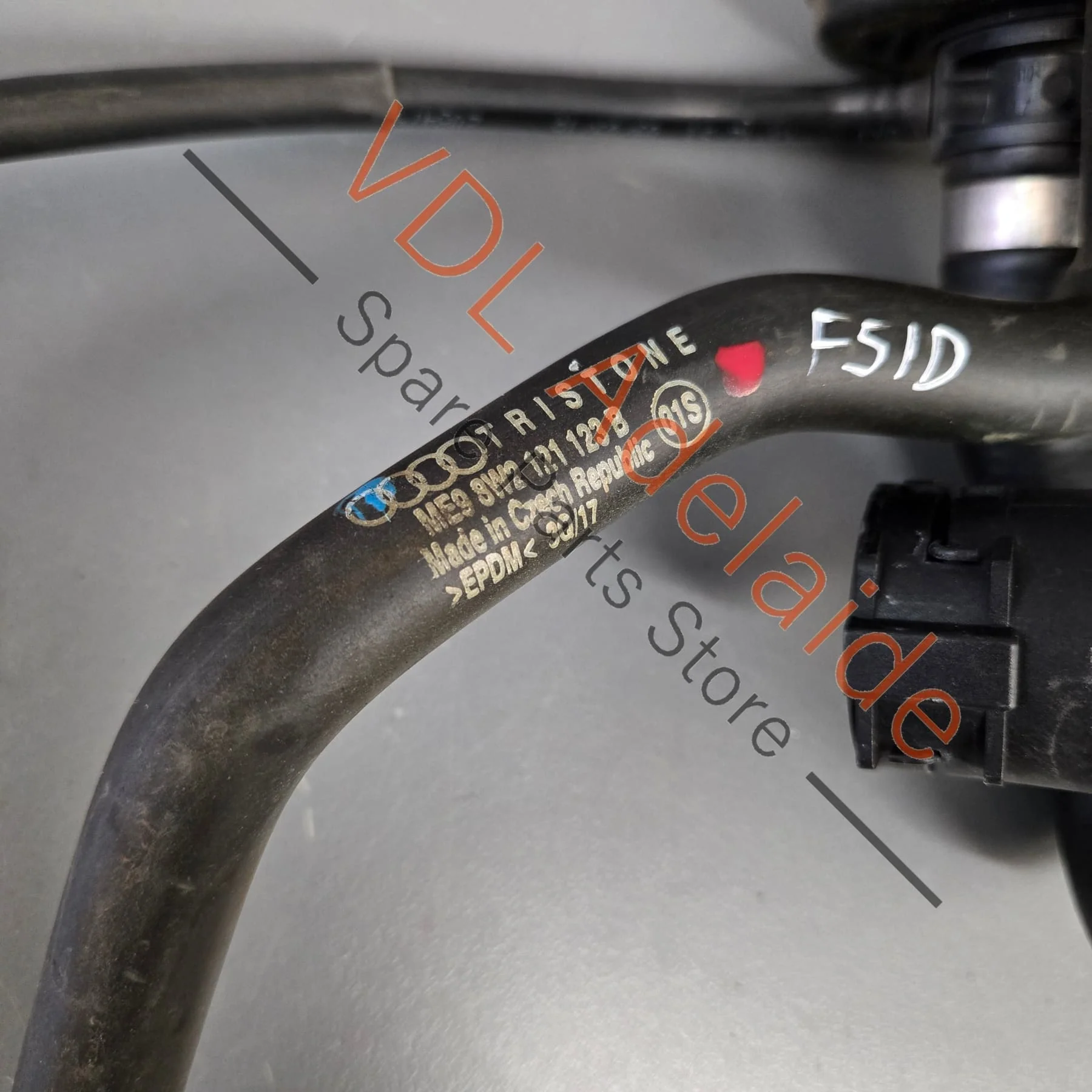 Audi RS5 Coolant Reservoir Bleeder Pipe Hose 8W0122109D - Image 3