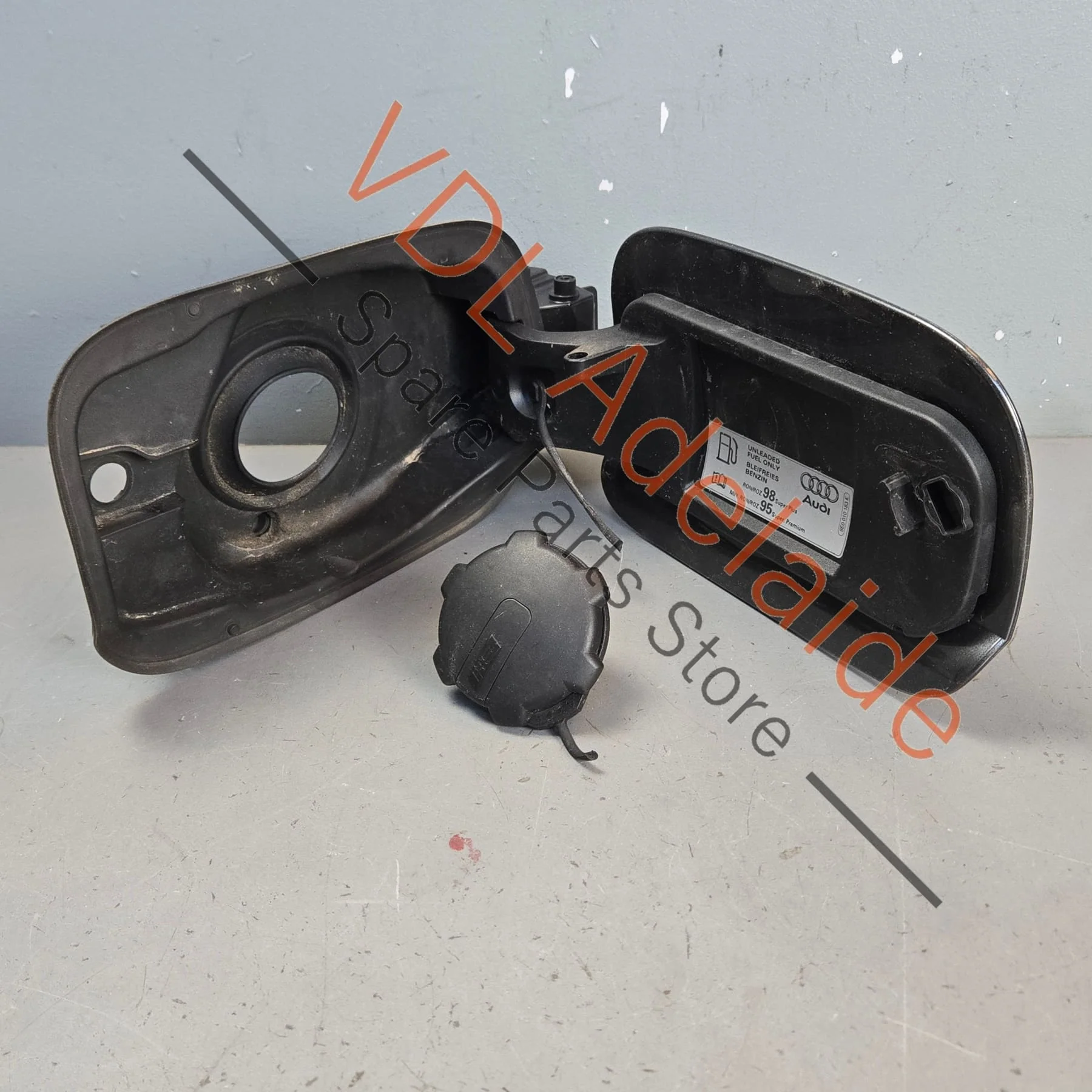 Audi RS5 Petrol Gas Fuel Filler Door Cap Flap Daytona Grey 6Y / Z7S - Image 2
