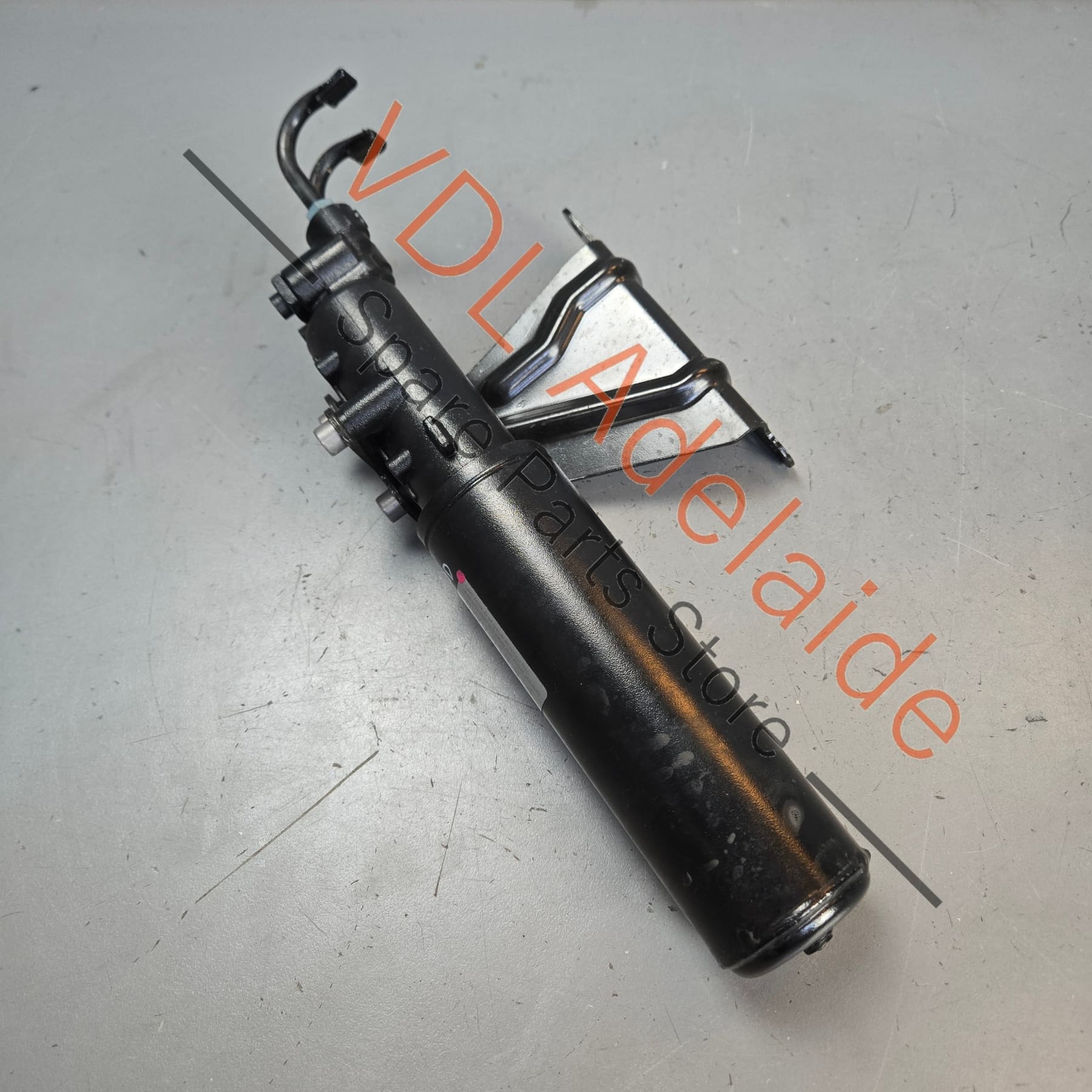 Audi RS4 RS5 B9 Shock Absorber Canister Central Valve 8W0616814 - Image 2
