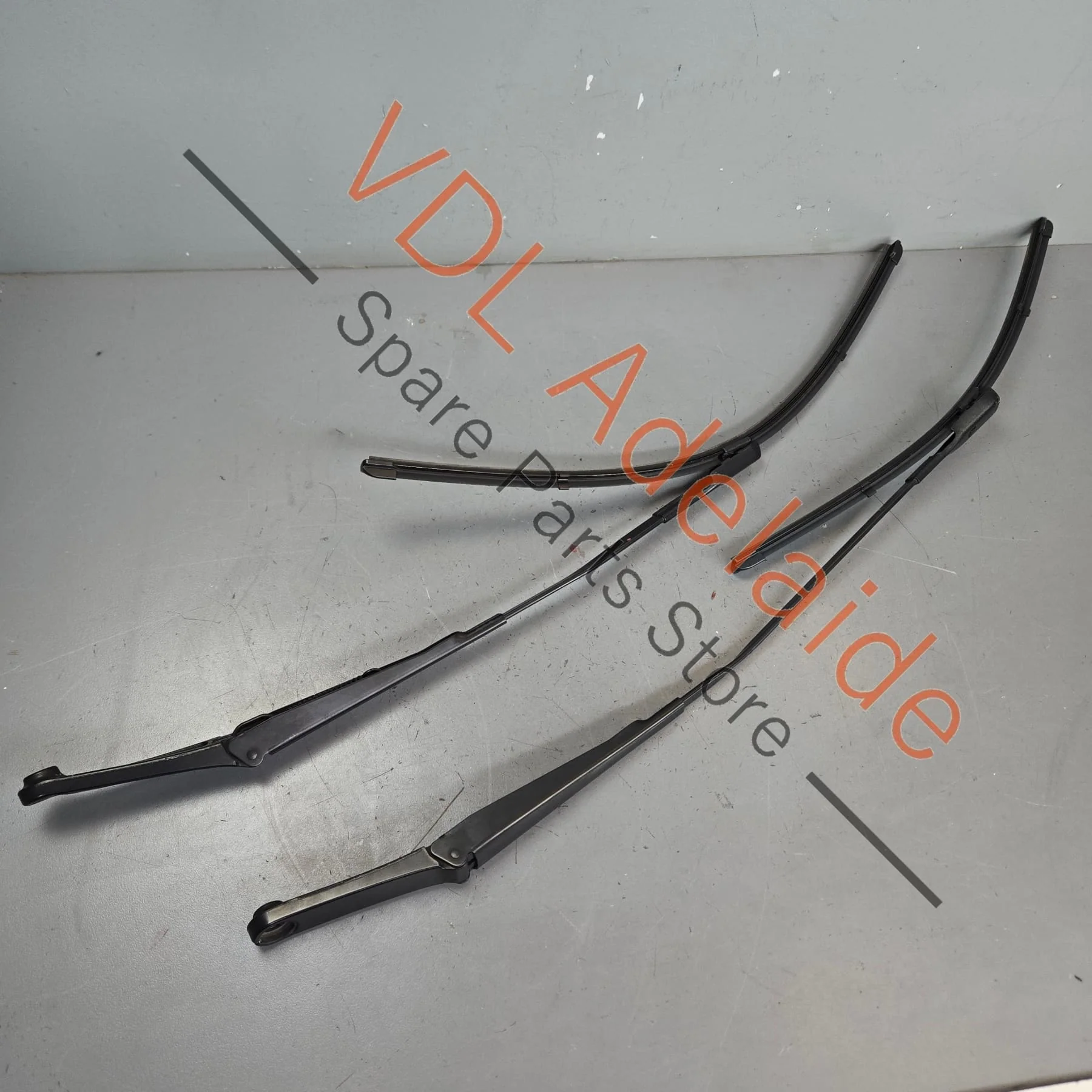 Audi A4 B9 A5 F5 Windscreen Wiper Arm Set for RHD models 8W2955407 8W2955408