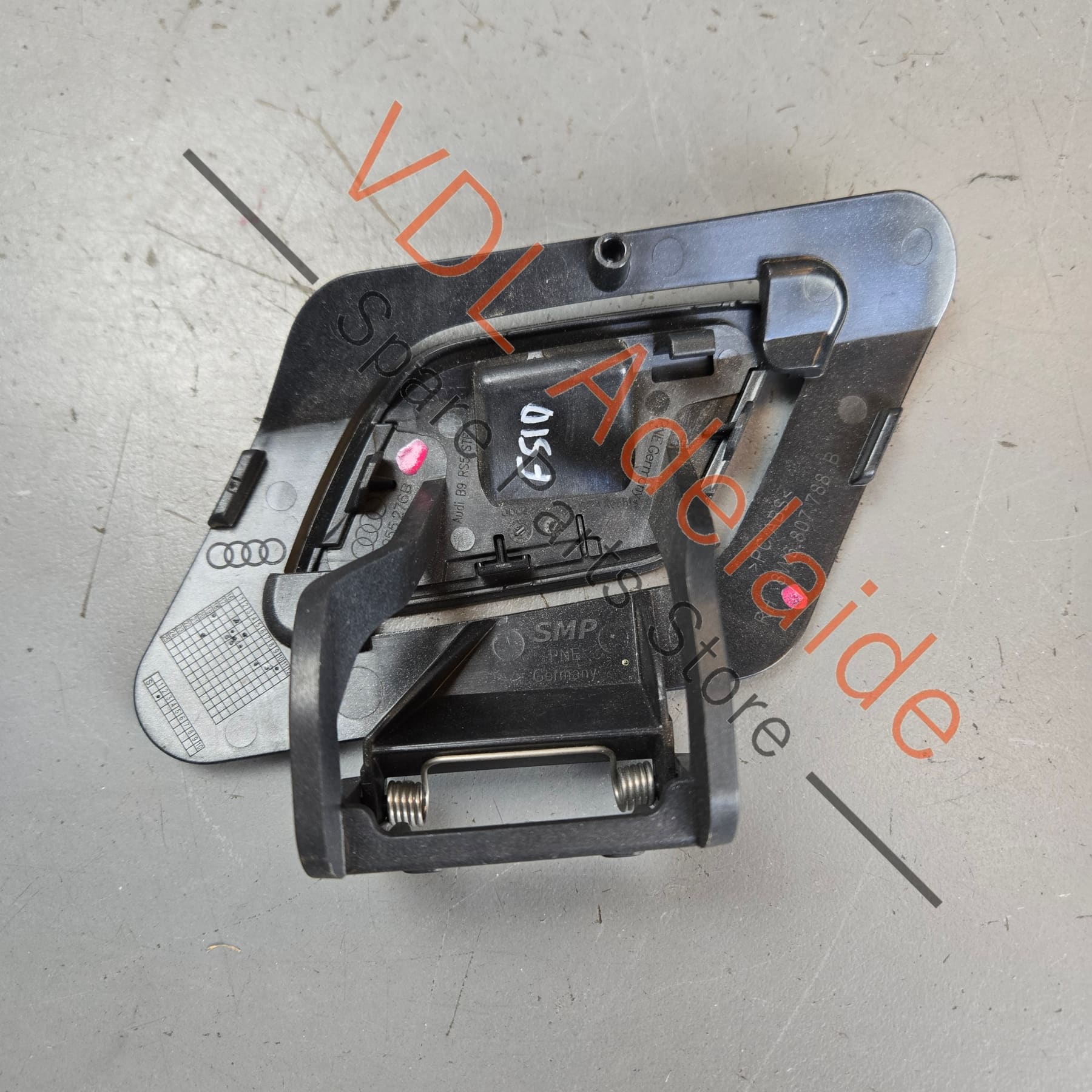 Audi RS4 RS5 Front Bumper Headlight Washer Cover and mounting bracket assembly Right 8W6807788B 8W6955276B - Image 4