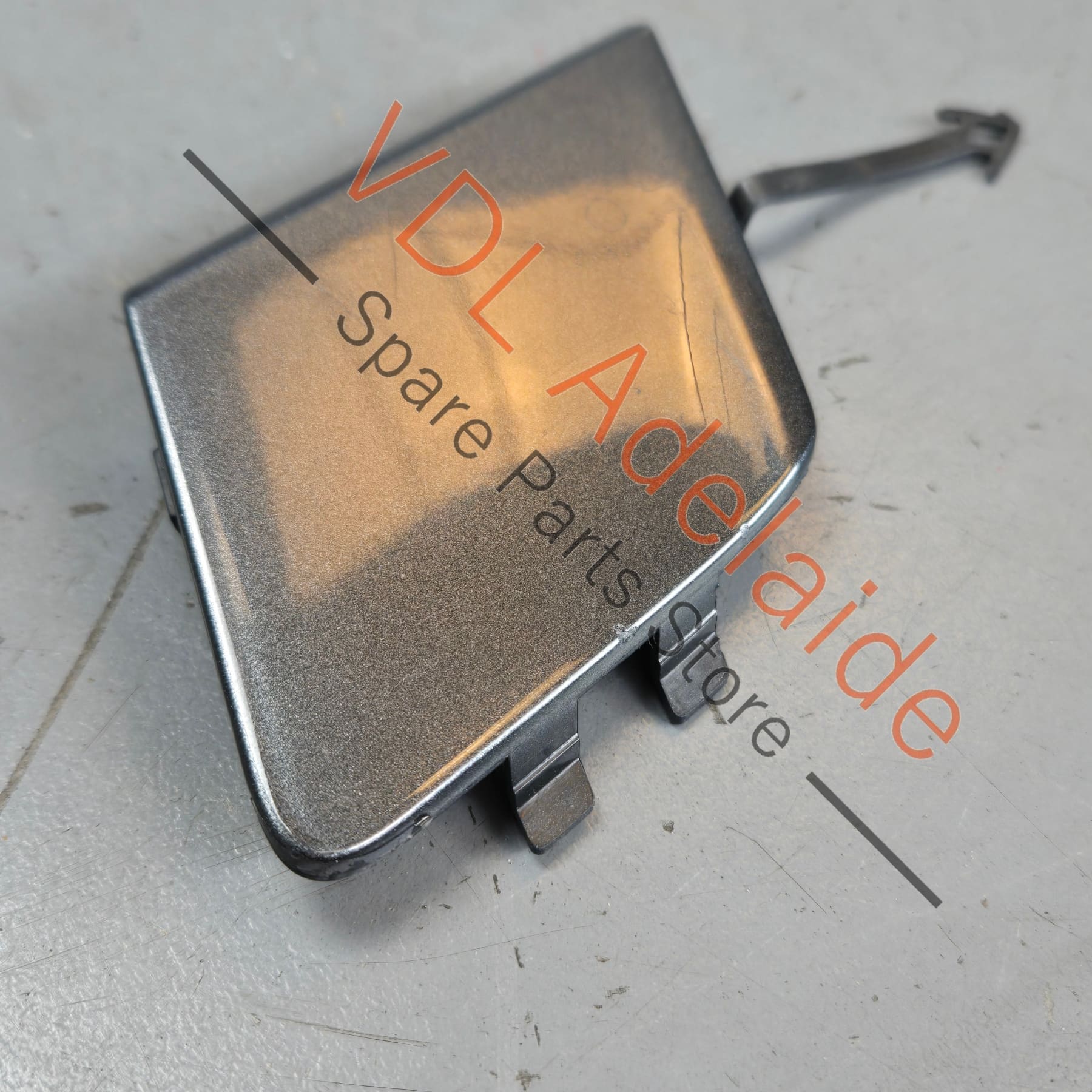 Audi RS5 B9 Front Bumper Tow Hook Cover 8W6807241B Daytona Grey Pearl LZ7S/6Y/Z7S - Image 2