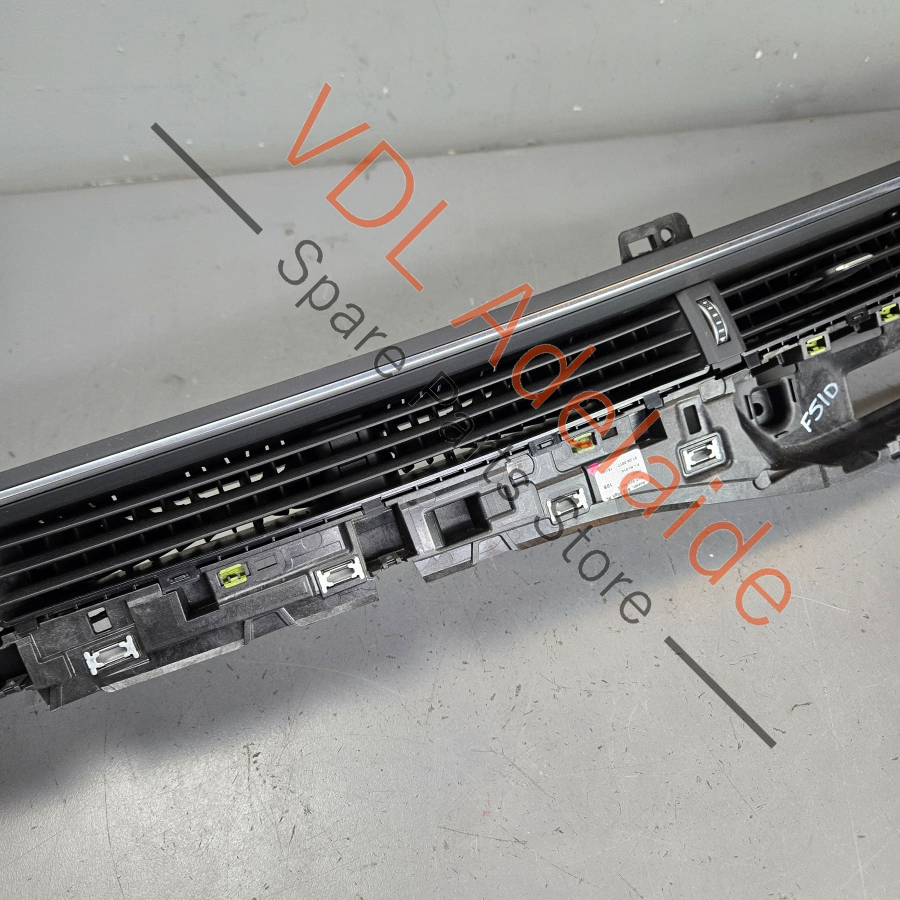 Audi A4 RS4 RS5 F5 B9 F5 Centre Dashboard Air Vent for RHD 8W2820901B - Image 3