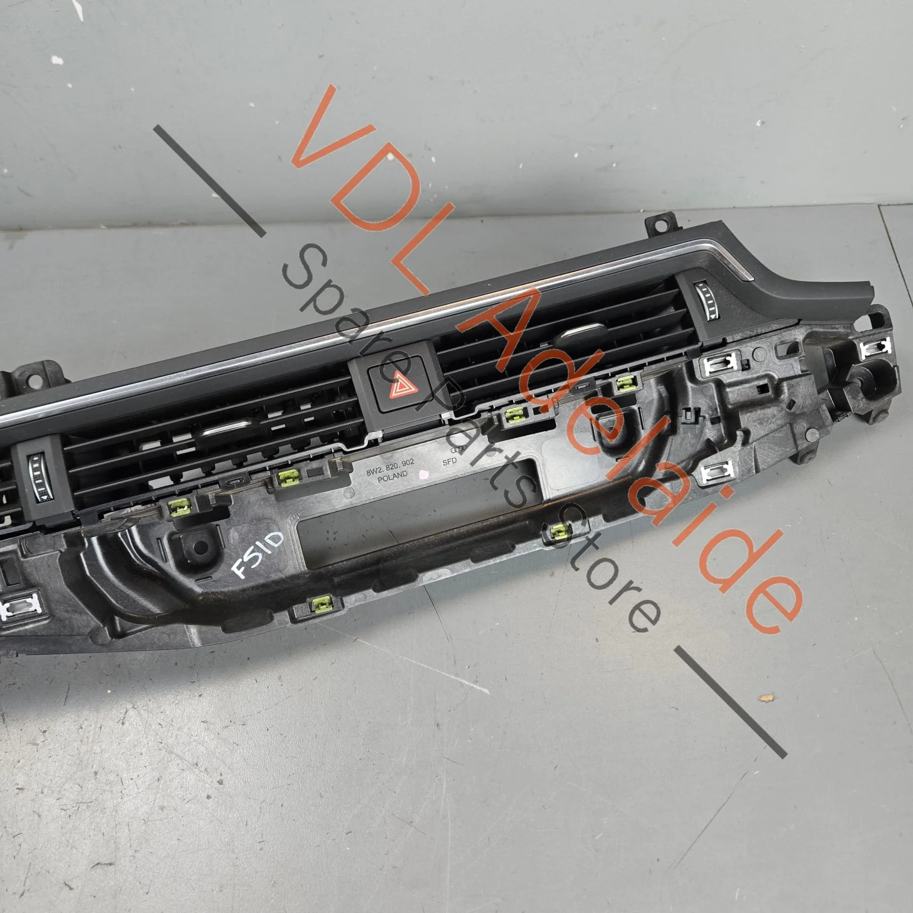 Audi A4 RS4 RS5 F5 B9 F5 Centre Dashboard Air Vent for RHD 8W2820901B - Image 4