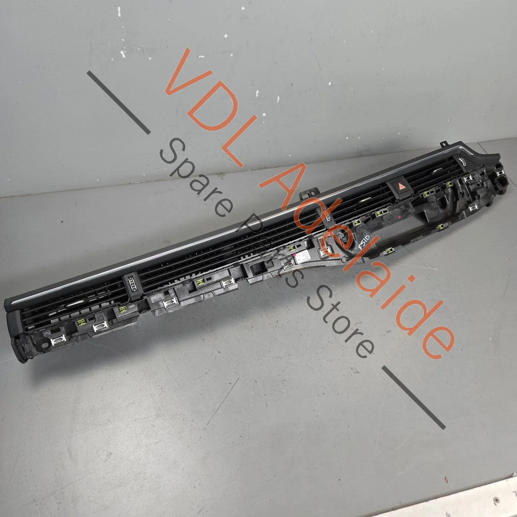 Audi A4 RS4 RS5 F5 B9 F5 Centre Dashboard Air Vent for RHD 8W2820901B - Image 9