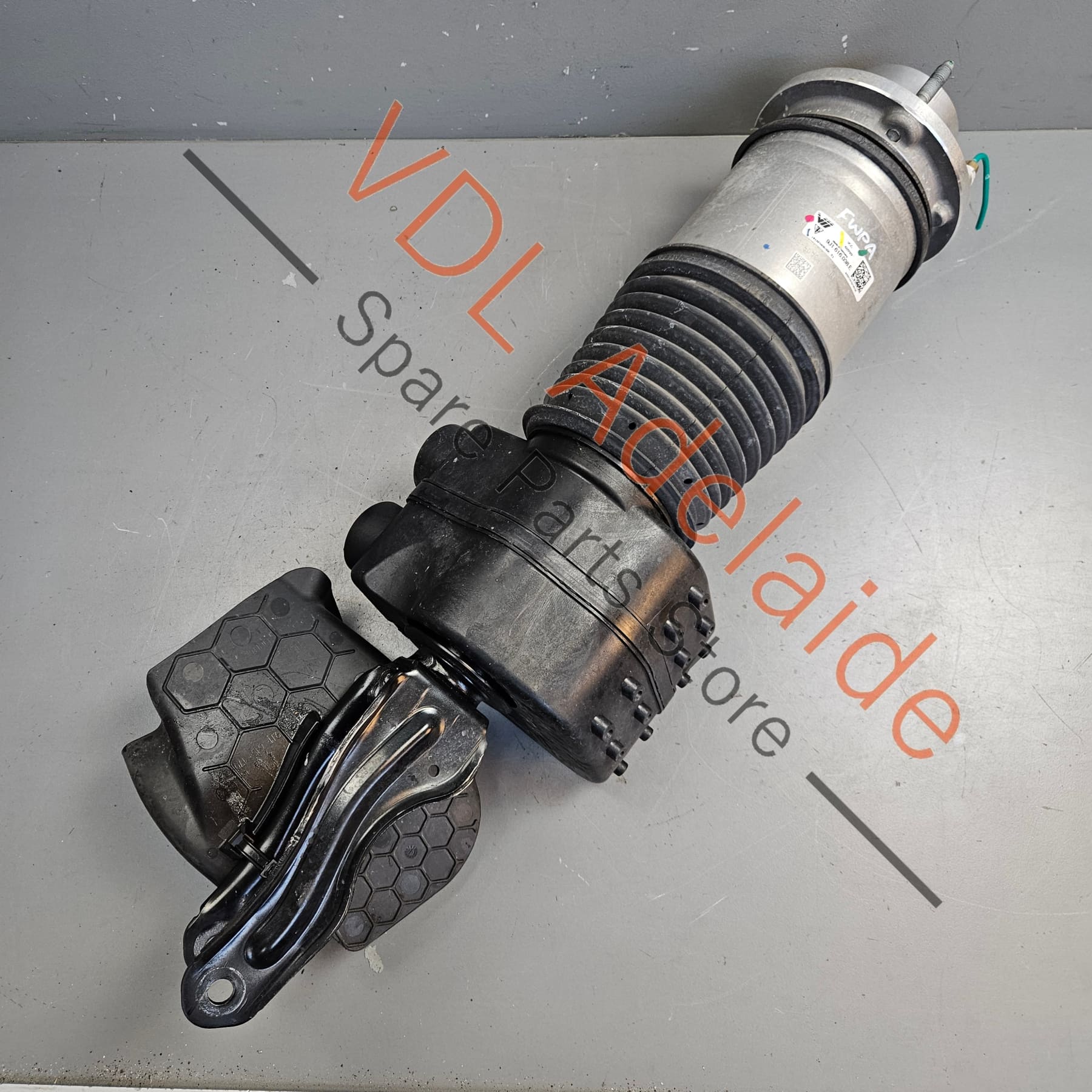 Audi e-Tron Porsche Taycan Front Right Suspension Shock Absorber 9J1616038F 9J1616038E