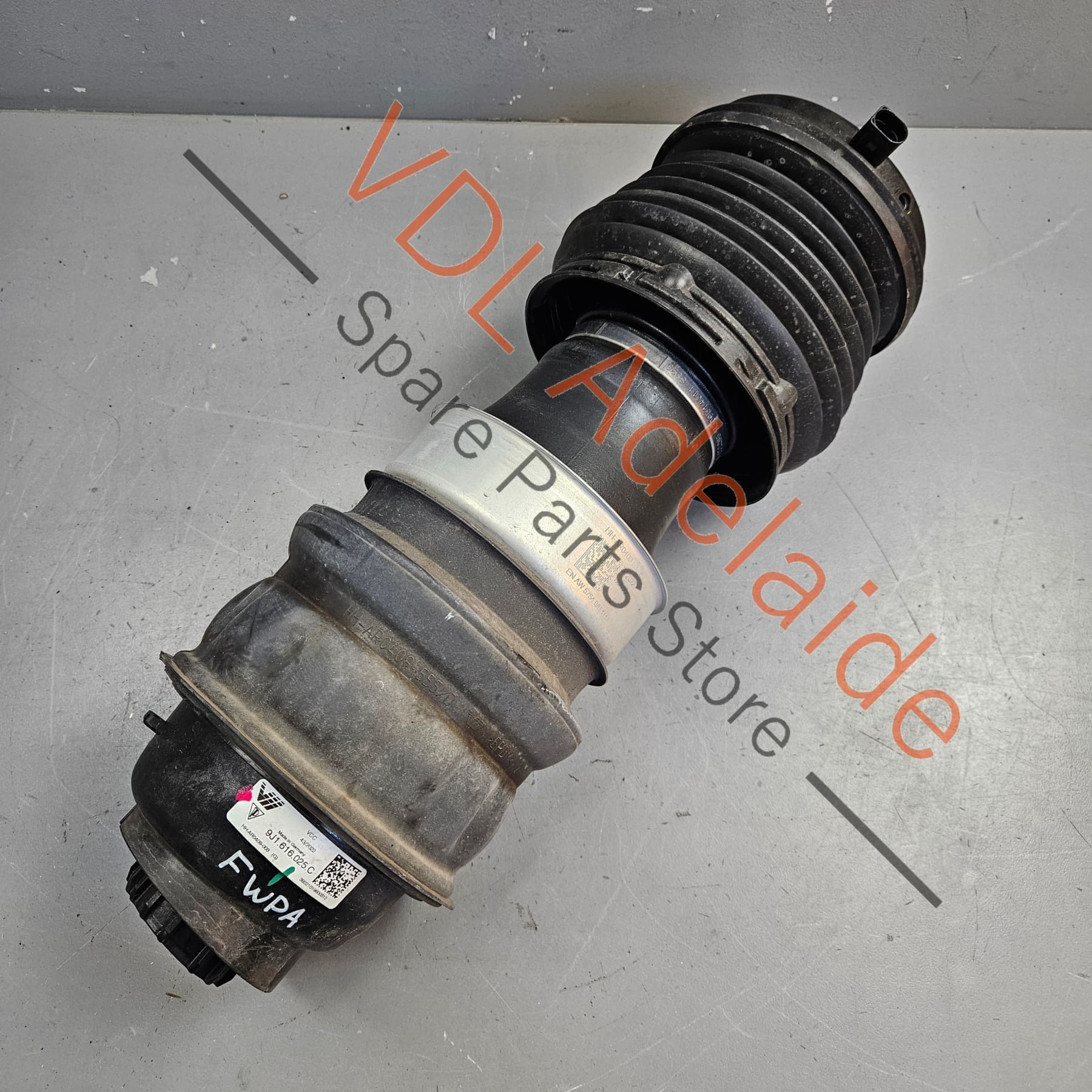 Audi e-Tron Porsche Taycan Rear Left Suspension Airbag Spring Cylinder 9J1616025C 9J1616025D
