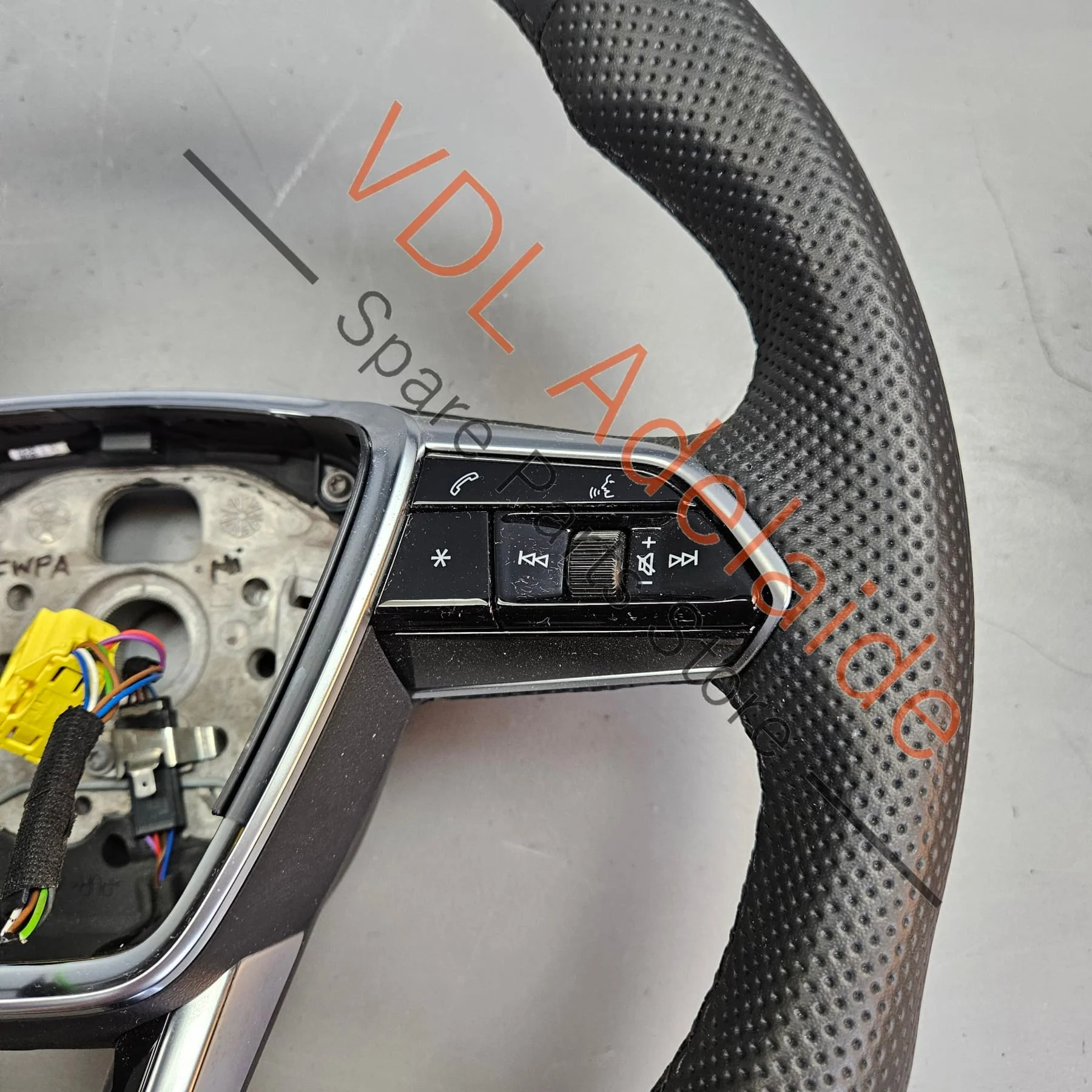 Audi e-Tron Sport Steering Wheel w Tiptronic 4J3419091C IXB - Image 5