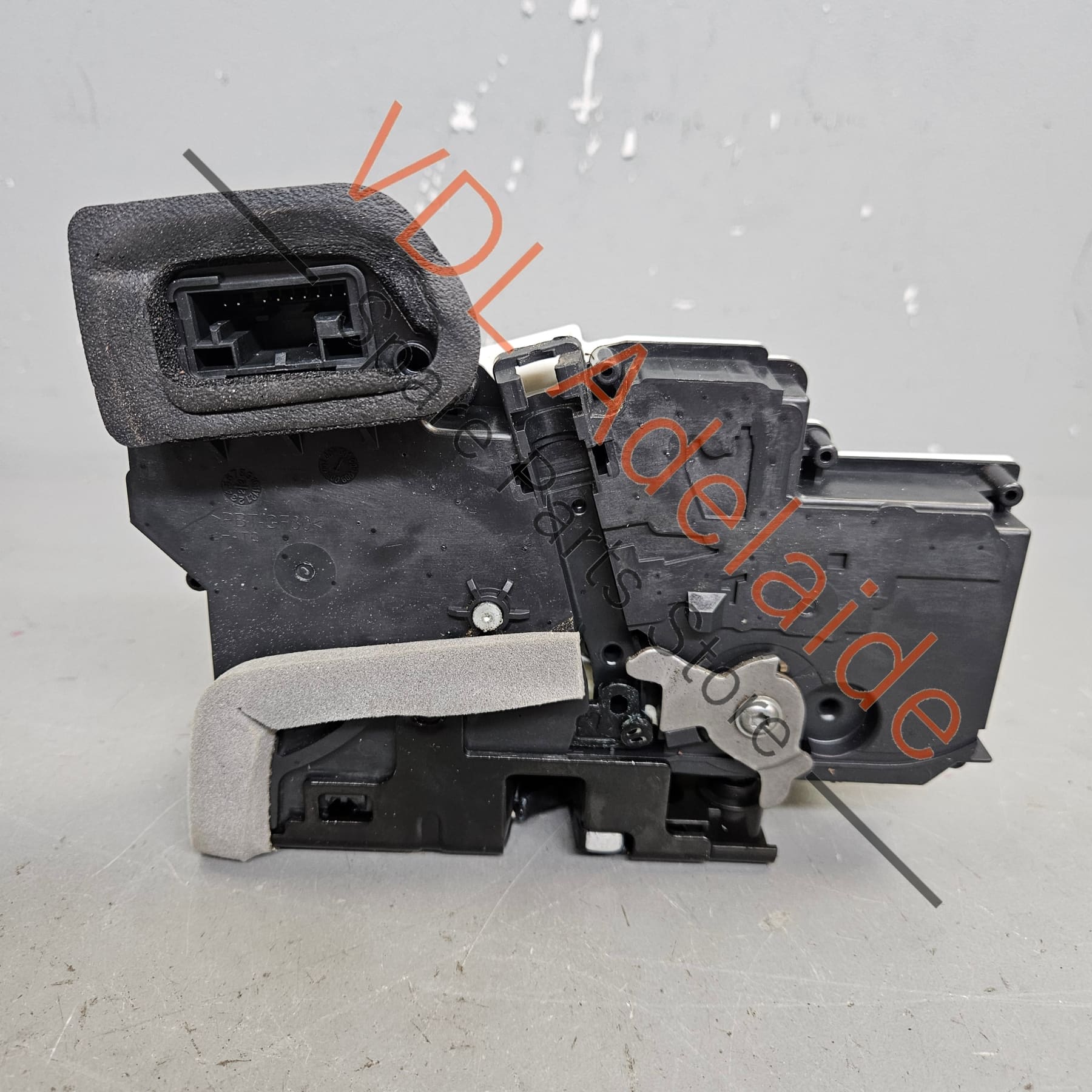 Audi Left Rear Door Lock Module 4K0839015Q - Image 4