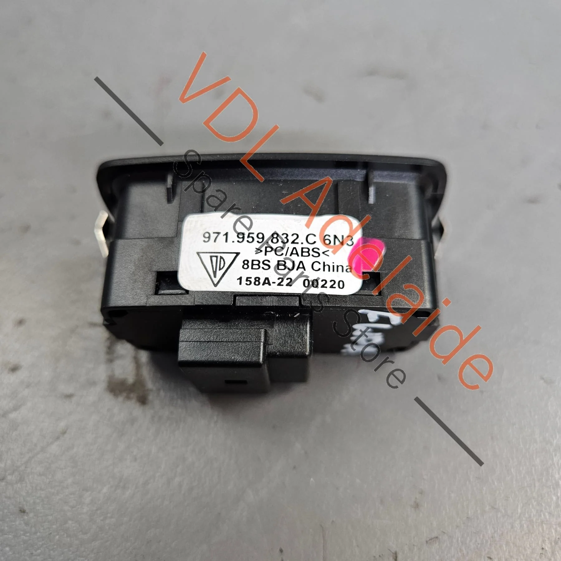 Audi e-Tron Power Boot Trunk Open Close Button Switch 971959832C - Image 4