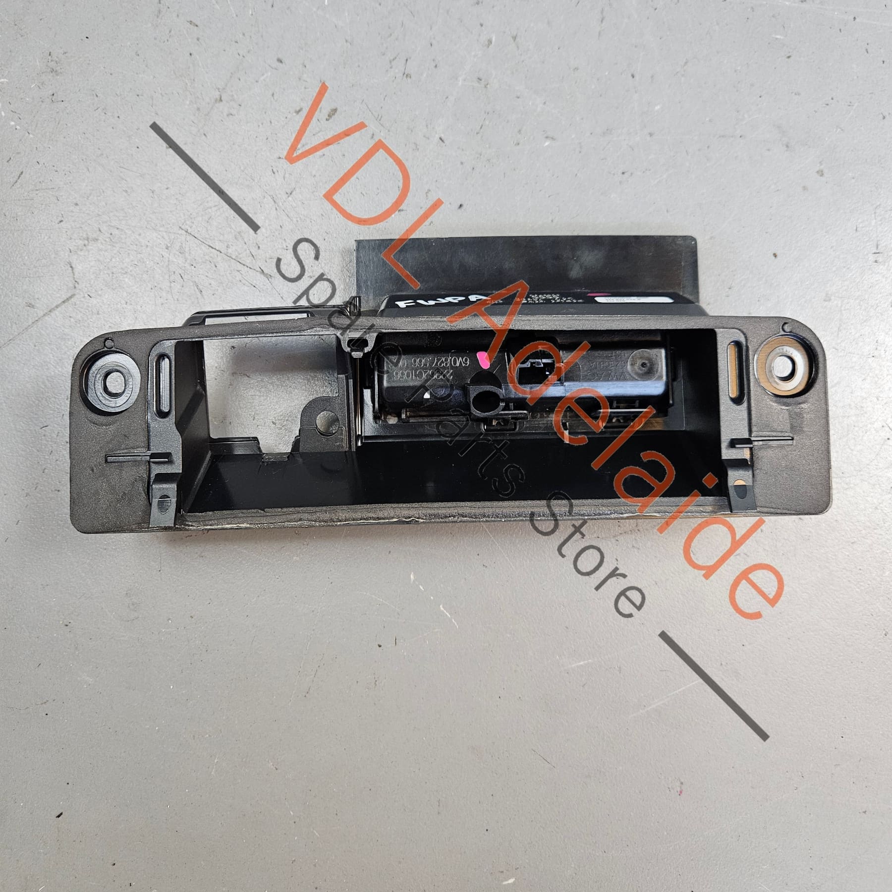 Audi e-Tron Rear Lid Boot Lock Open Release Button Switch 6V0827566 - Image 3