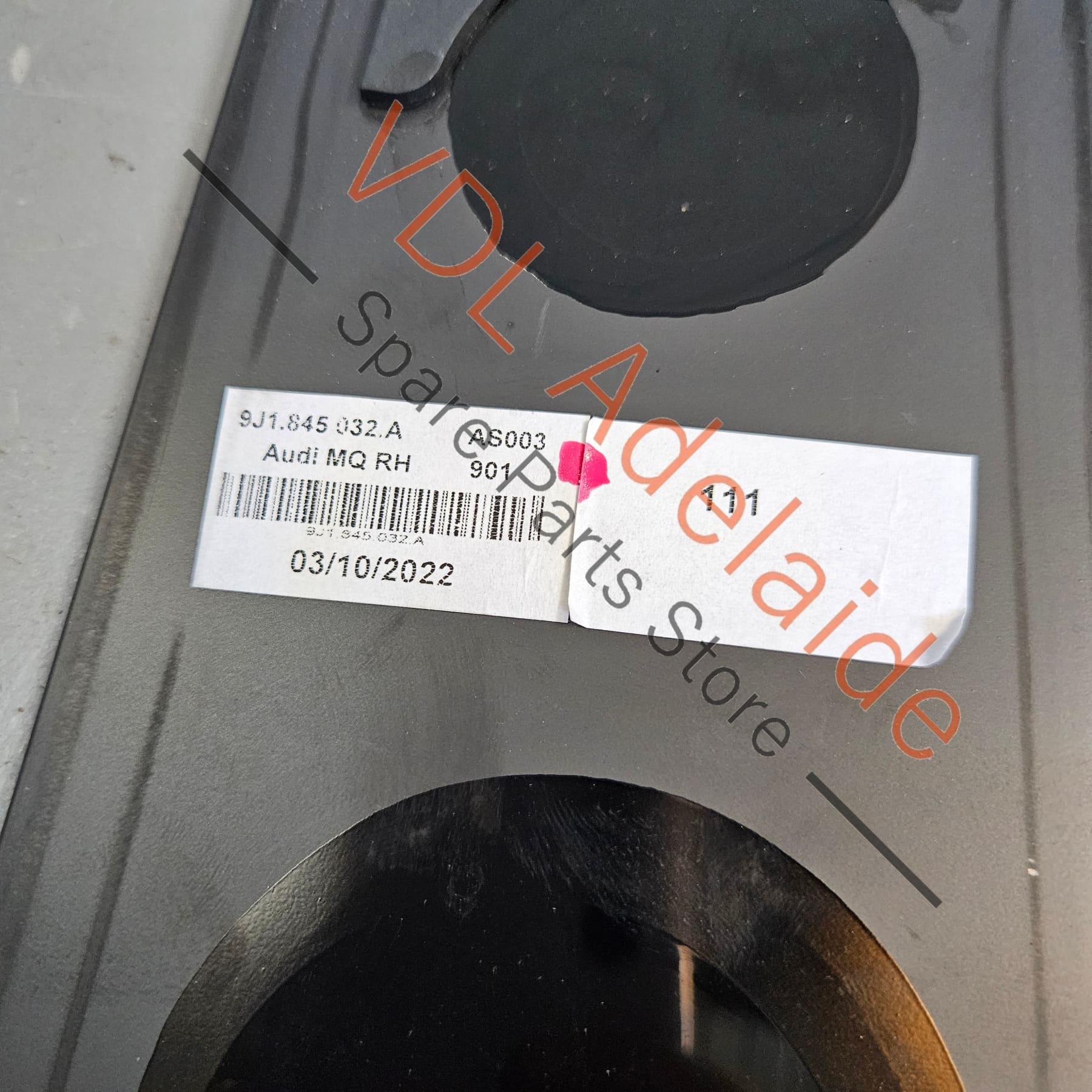 Audi e-Tron GT Right Side B-Pillar Gloss Black Trim Moulding 9J1845032A - Image 6