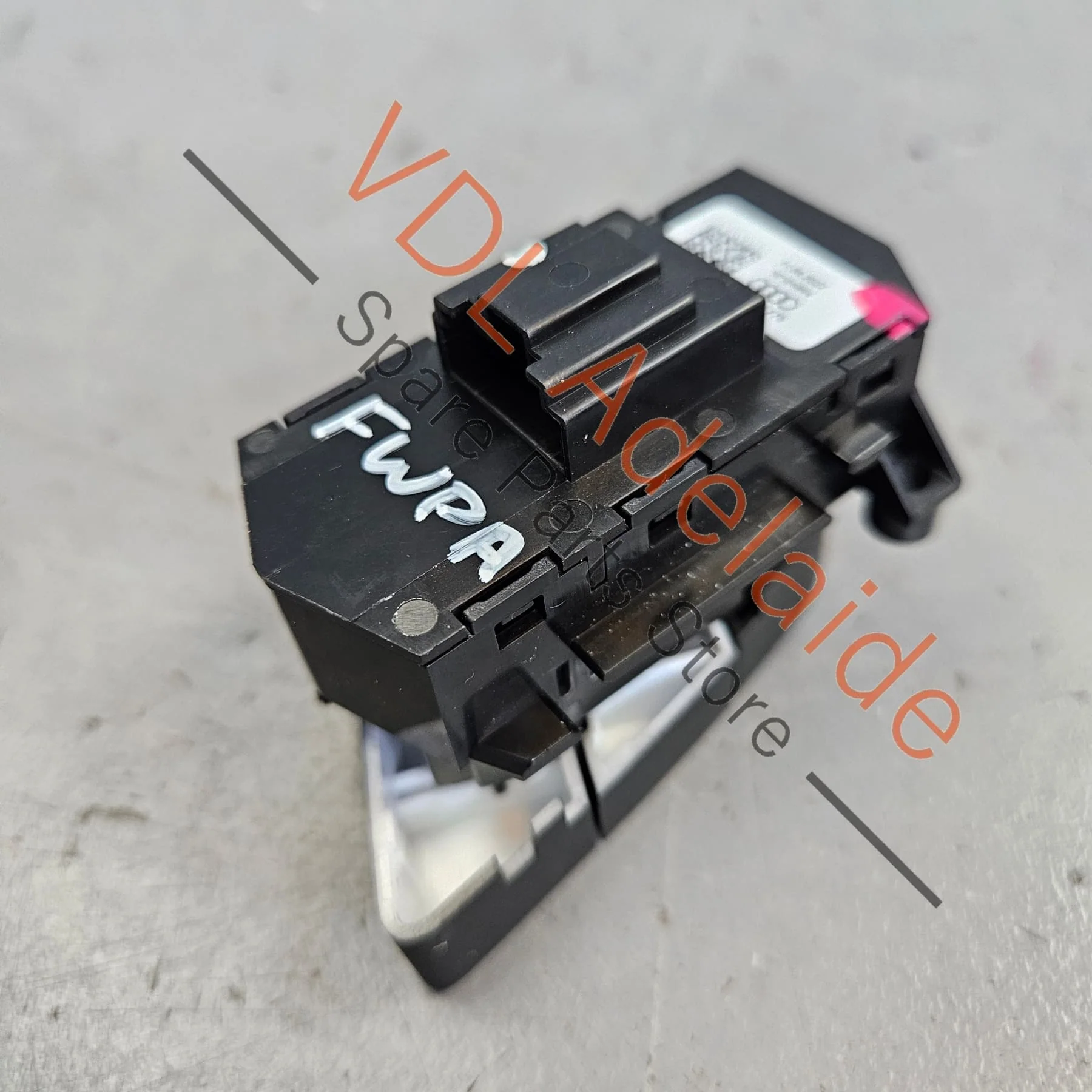 Audi e-Tron GT Switch for Memory Seat Right Side 8W0959770 5PR - Image 3