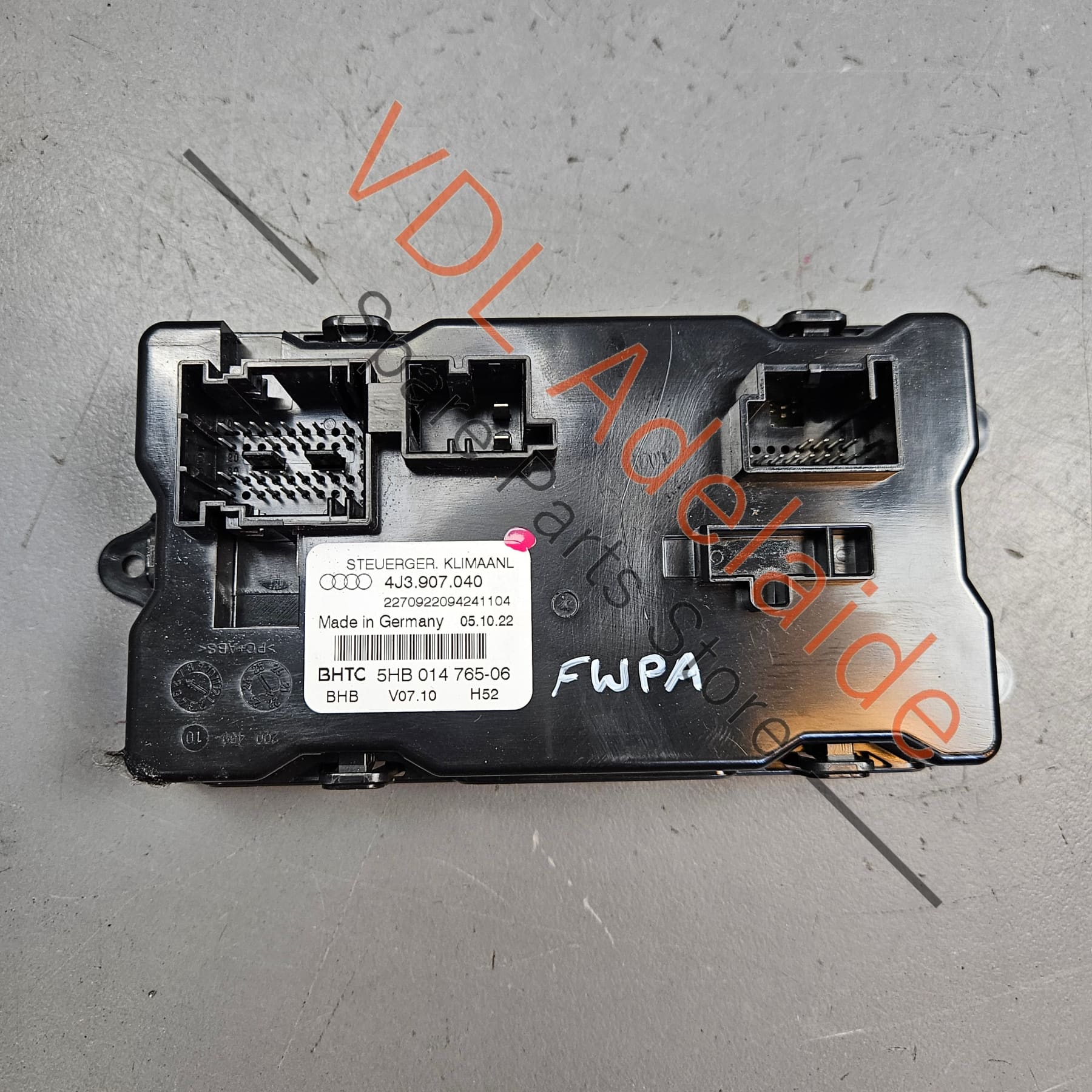 Audi e-Tron Control Unit Module for Air Conditioning 4J3907040