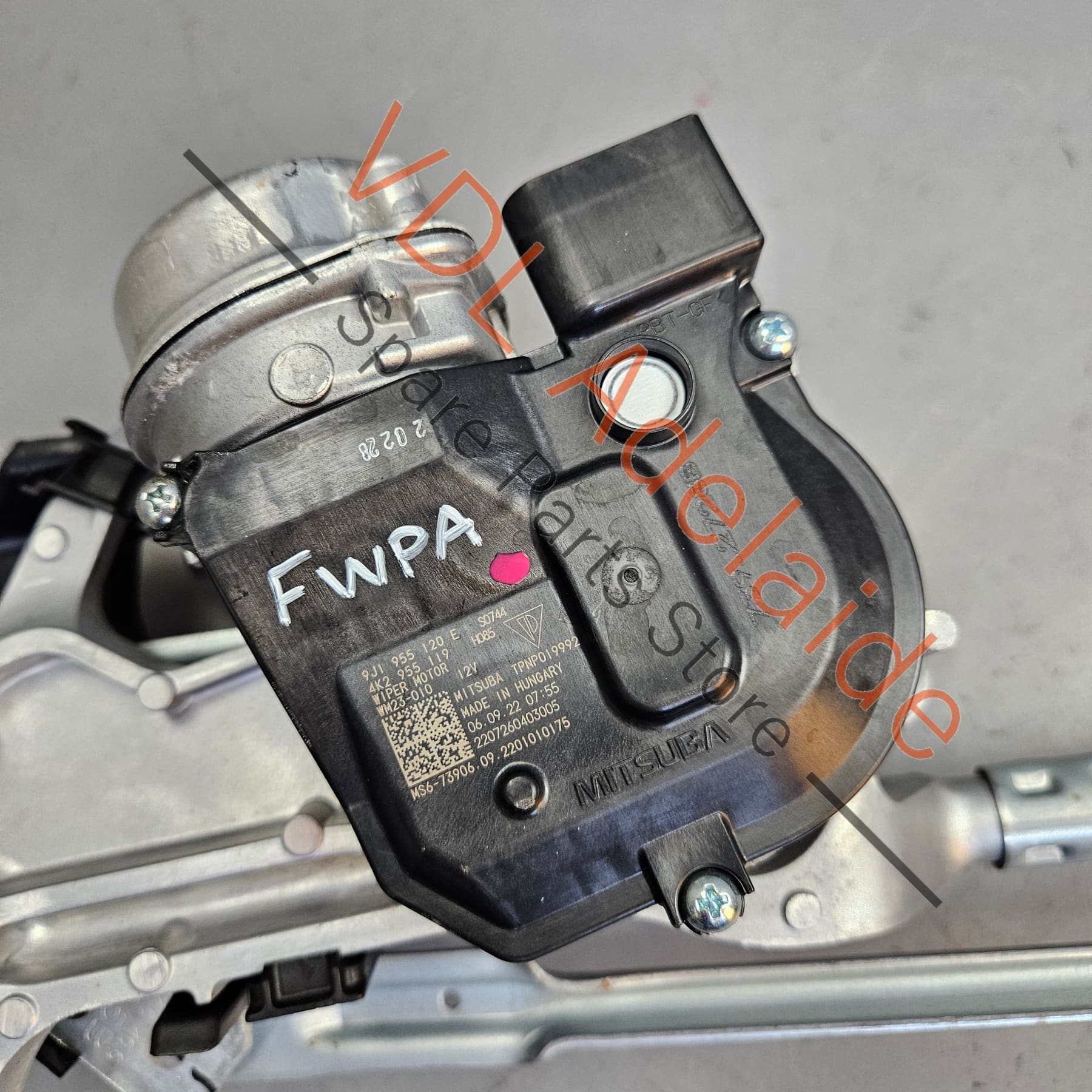 Audi e-Tron GT Windscreen Wiper Motor w Linkage for RHD 9J1955024E - Image 3