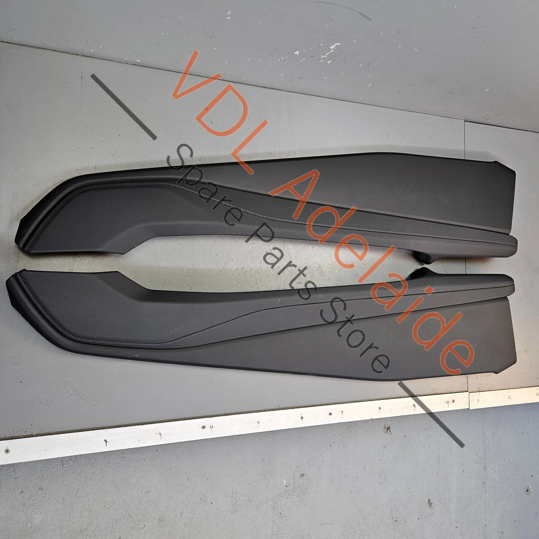 Pair of Audi e-Tron GT Interior Centre Console Leatherette Side Covers 4J3864039 38M 4J3864040 38M - Image 7