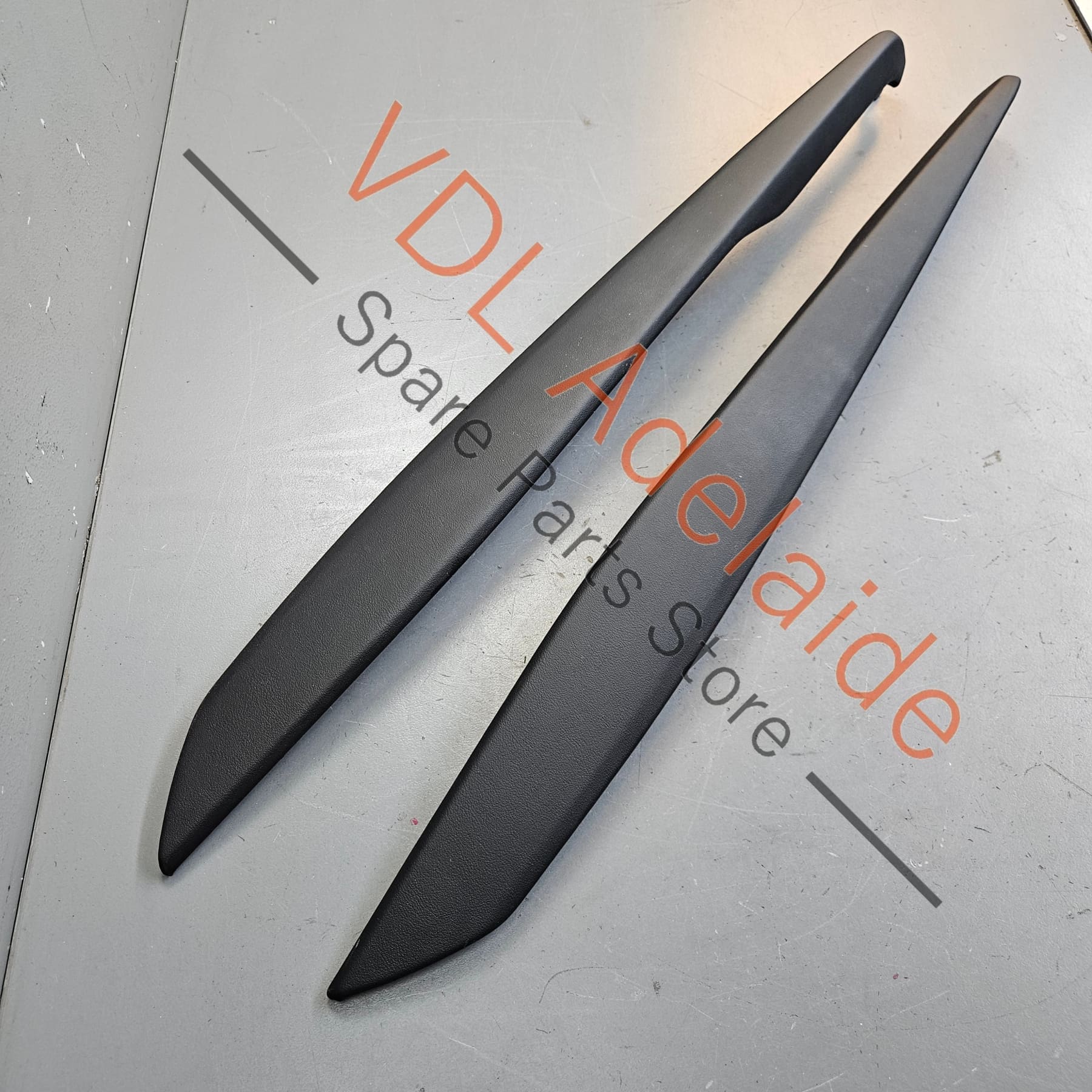 Pair of Audi e-Tron GT Interior Centre Console Leatherette Side Covers 4J3864147 38M 4J3864148 38M - Image 4