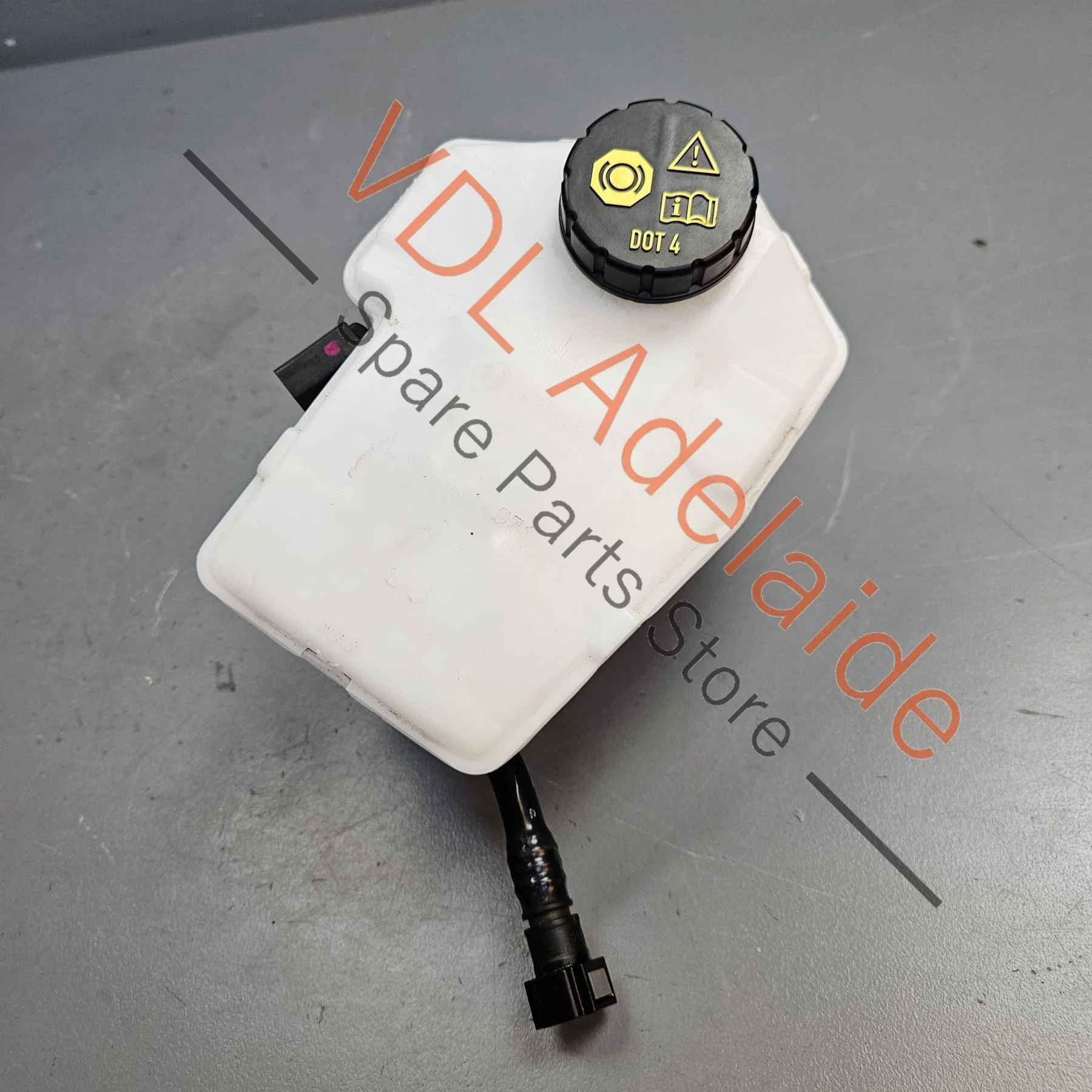 Audi e-Tron Porsche Taycan Brake Master Cylinder 992698181A - Image 2