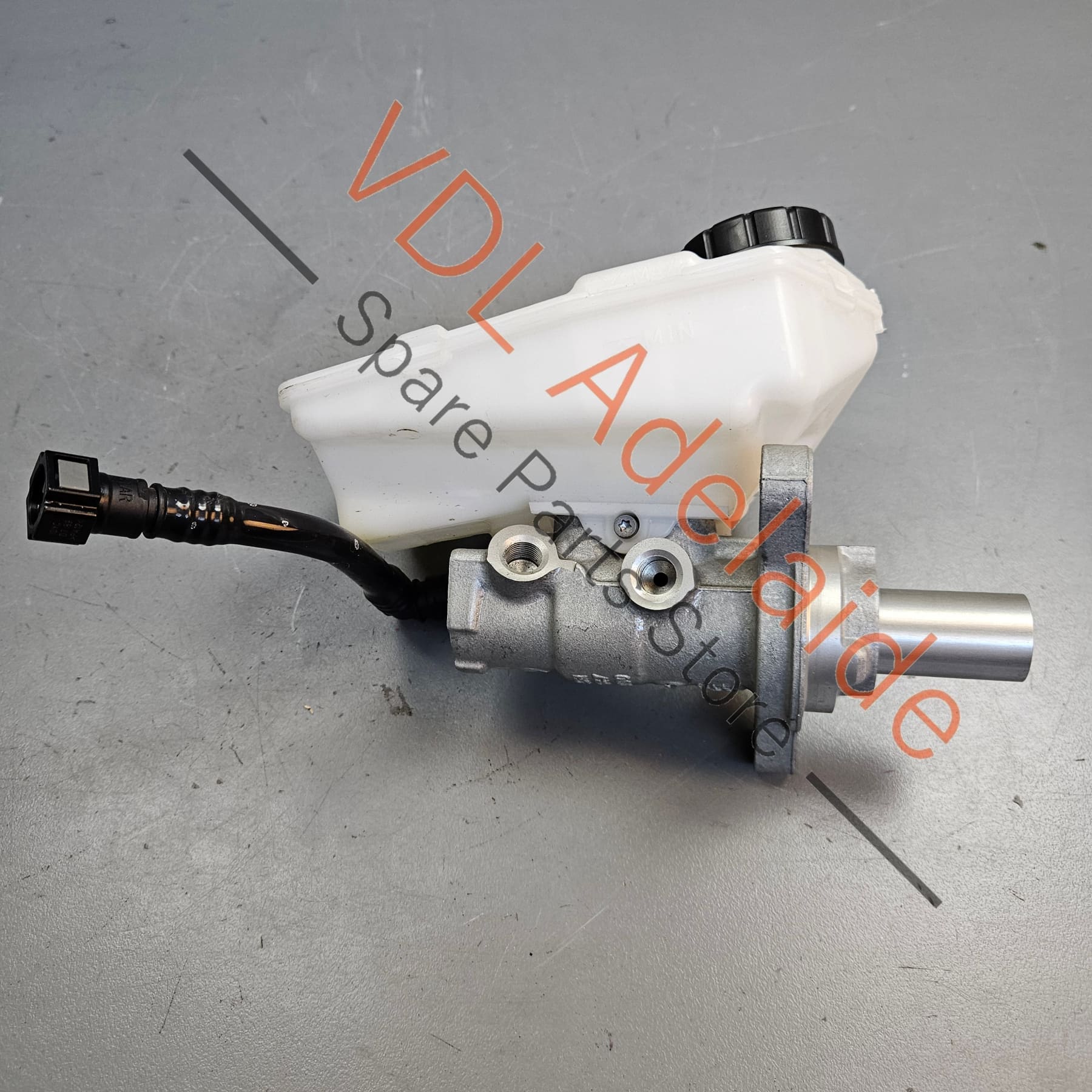 Audi e-Tron Porsche Taycan Brake Master Cylinder 992698181A - Image 3