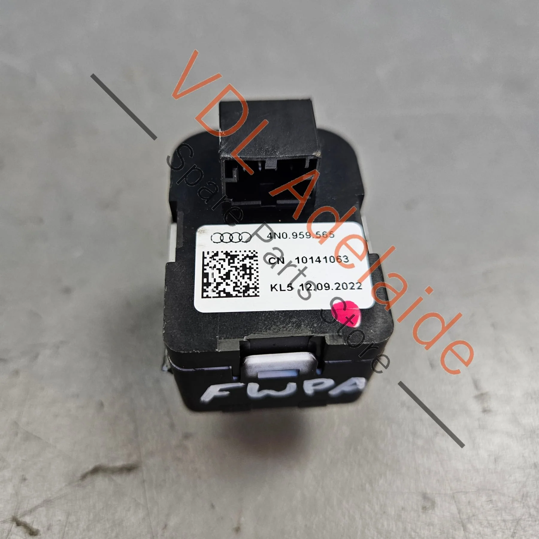 Audi e-Tron Mirror Switch 4N0959565 - Image 4