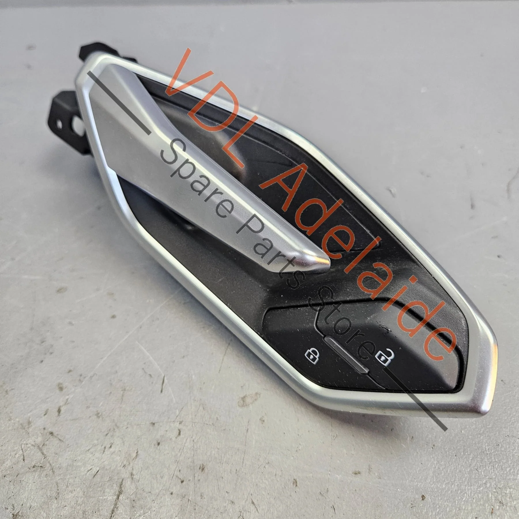 Audi e-Tron Interior Door Handle Pull Left Front 4KE837019D 4PK - Image 3