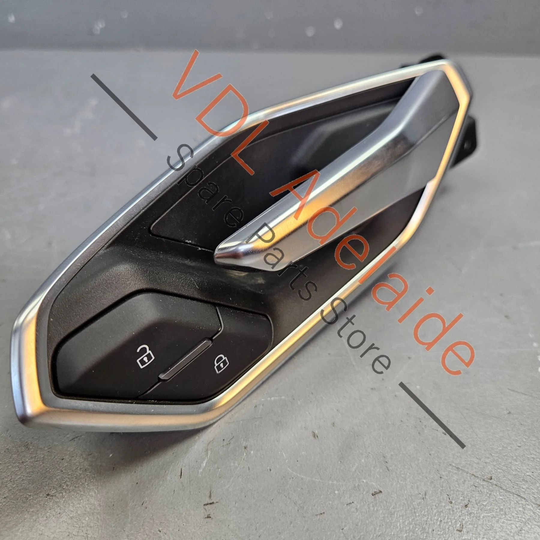 Audi e-Tron Interior Door Handle Pull Right Front 4KE837020D 4PK - Image 4