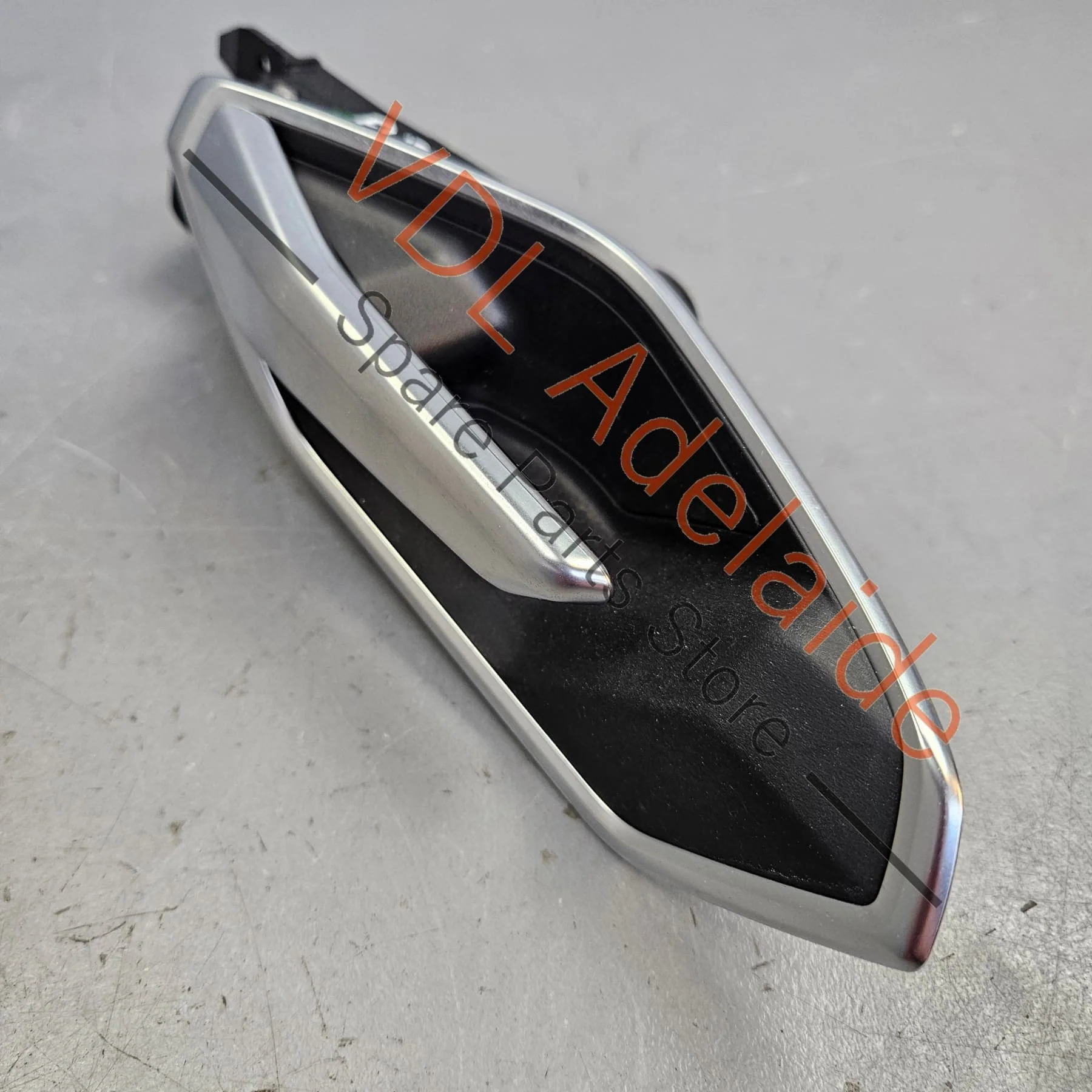 Audi e-Tron Interior Door Handle Pull Left Rear 4KE839019D 4PK - Image 4