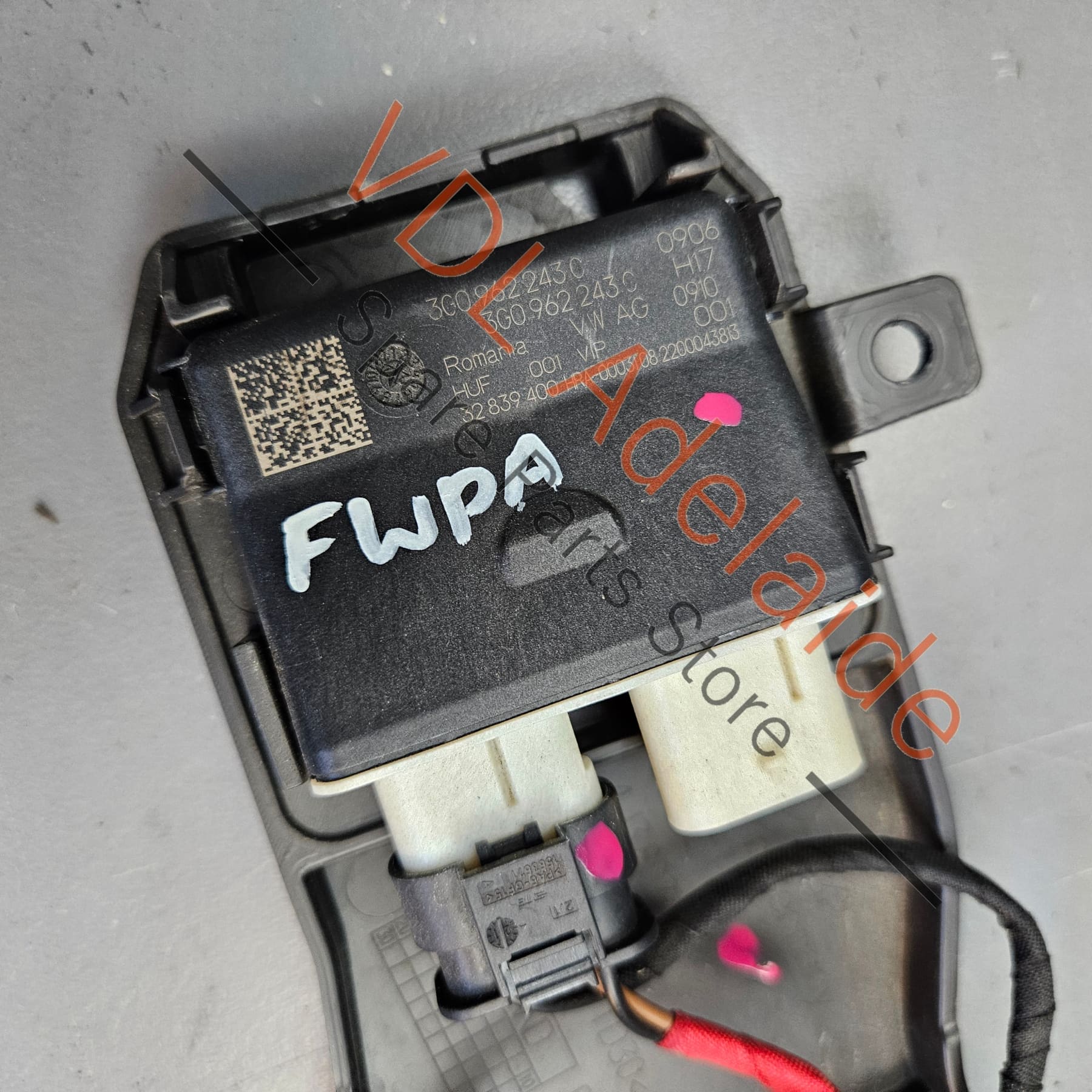 Audi e-Tron GT Automatic Opening Rear Boot Lid Sensor & Control Module 3G0962243C - Image 3