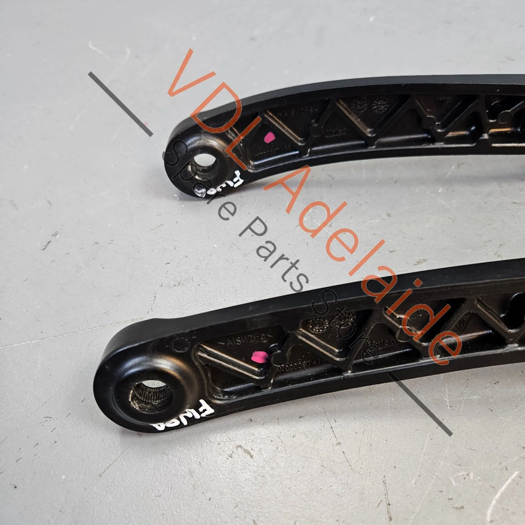 Audi e-Tron GT Windscreen Wiper Arm Set L&R for RHD models 9J1955409A 9J1955410A - Image 3