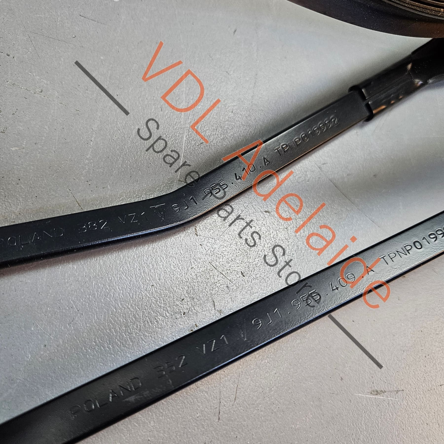 Audi e-Tron GT Windscreen Wiper Arm Set L&R for RHD models 9J1955409A 9J1955410A - Image 4
